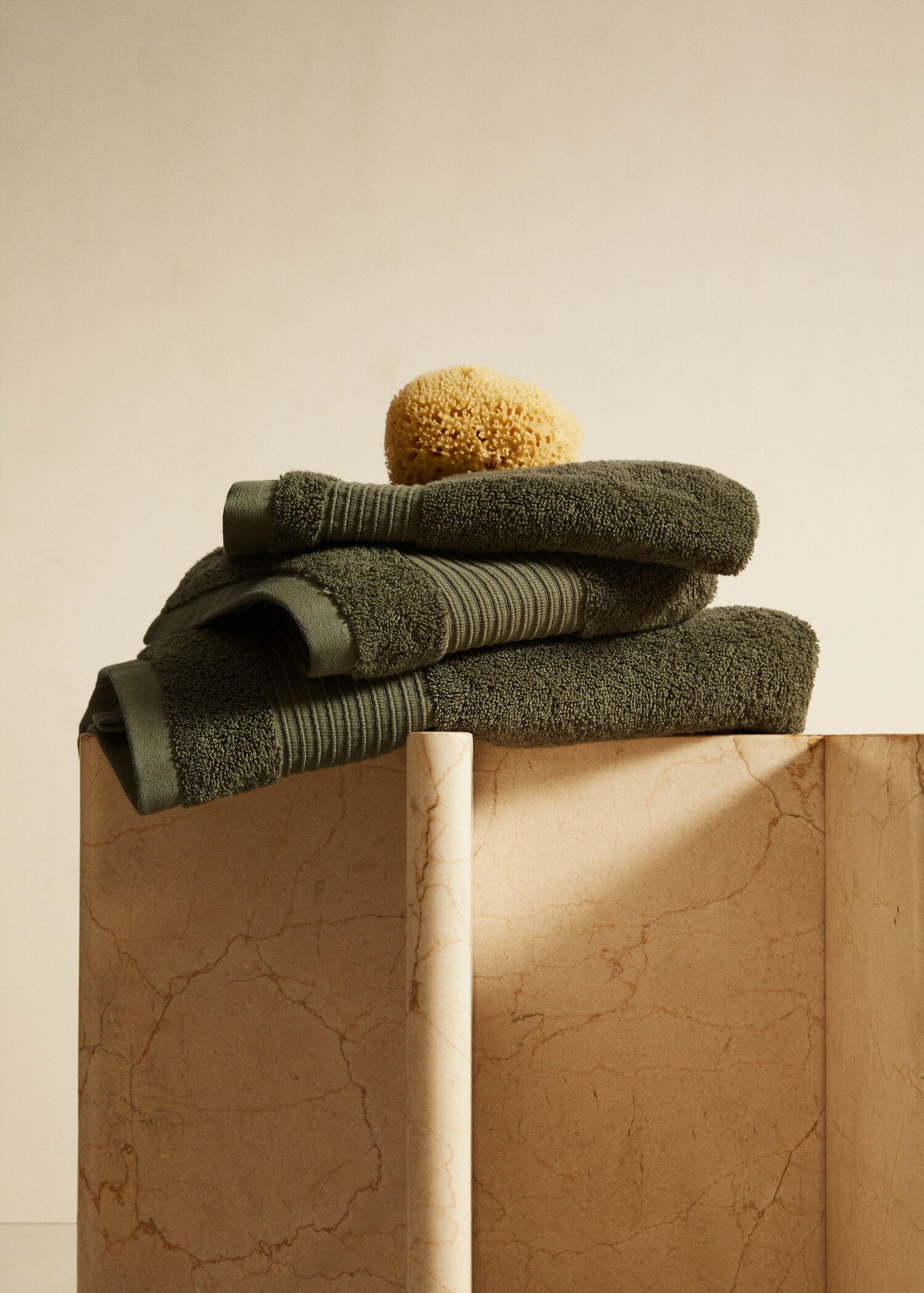 Basic quality bath towel 90x150cm - Details of the article 6