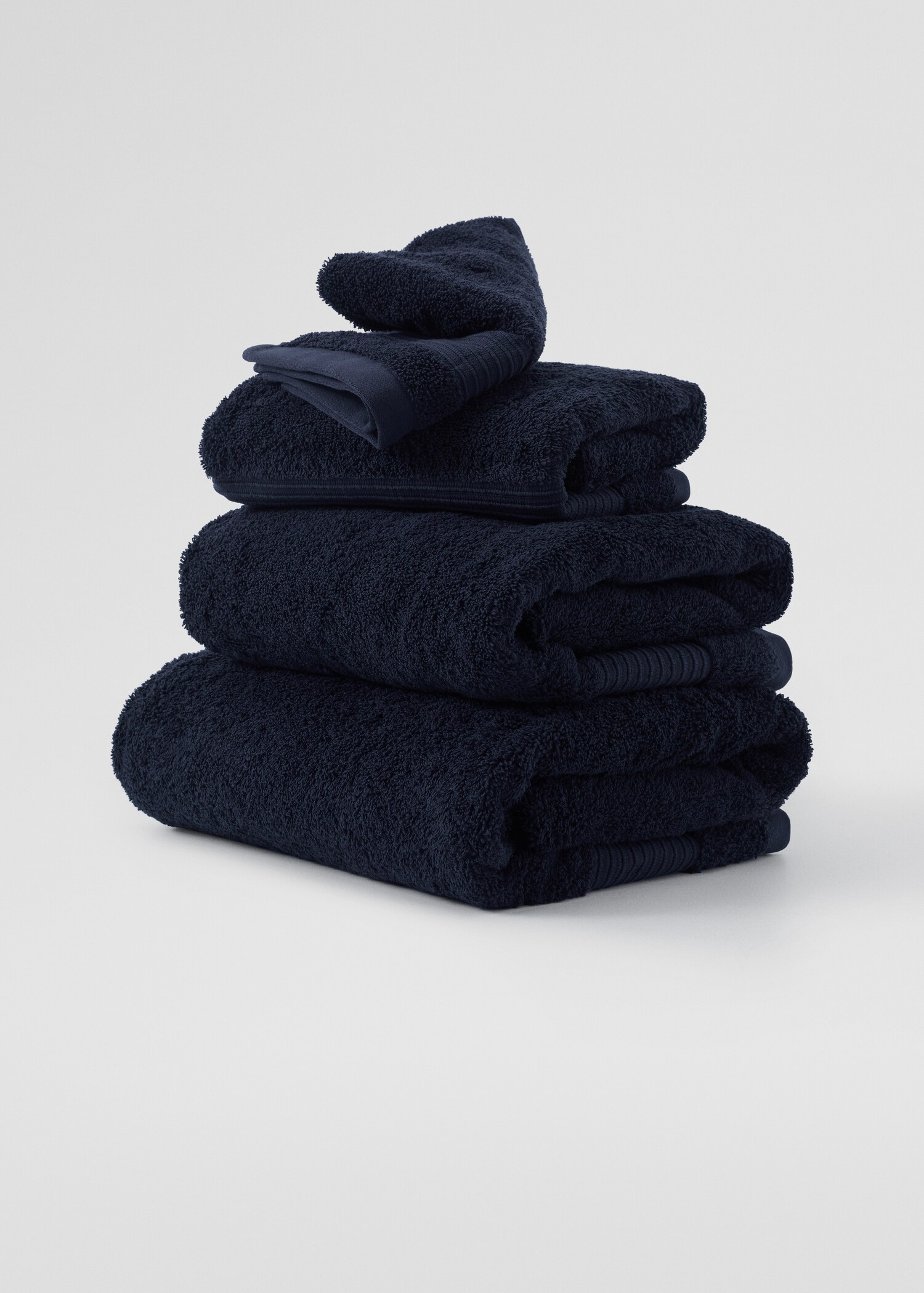 Basic quality bath towel 90x150cm - Article without model