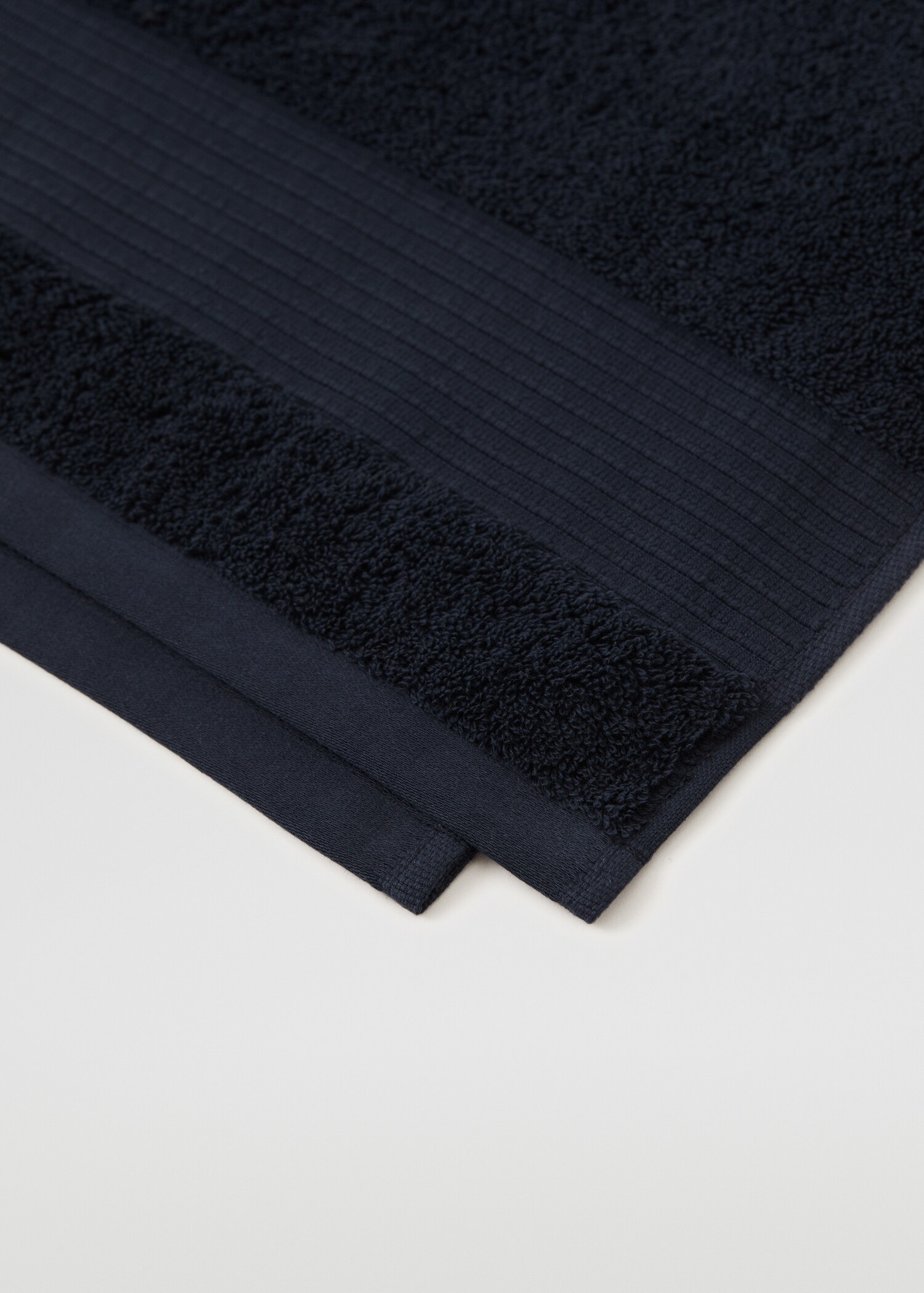 Basic quality bath towel 90x150cm - Details of the article 3