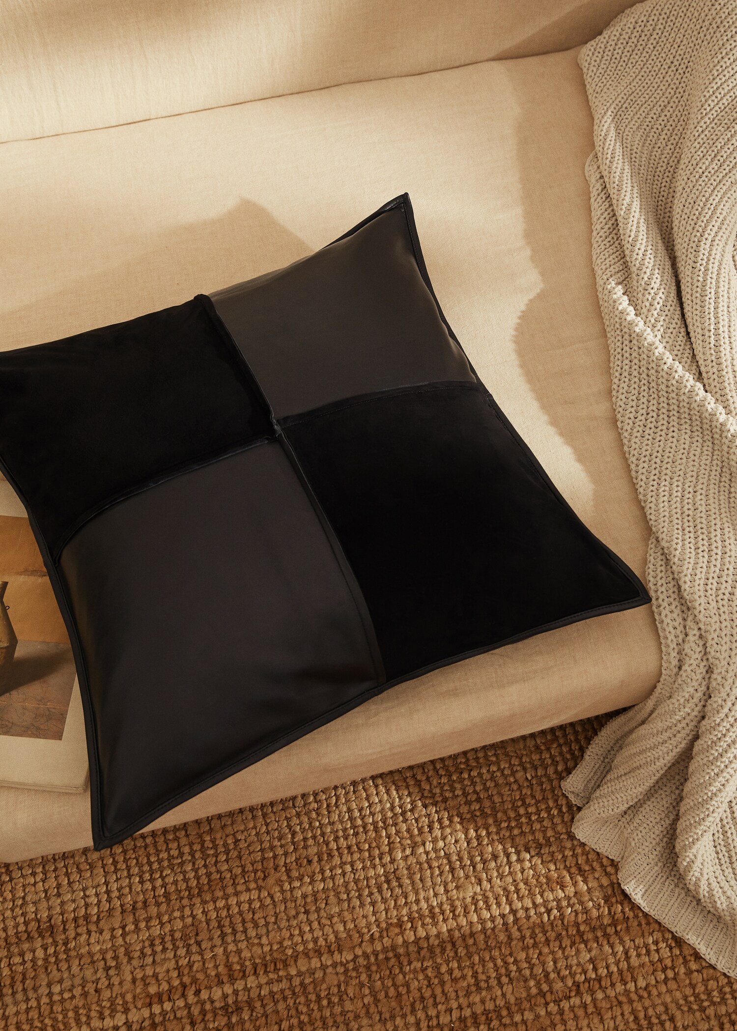 Mixed leather cushion cover 60x60cm - Details of the article 8
