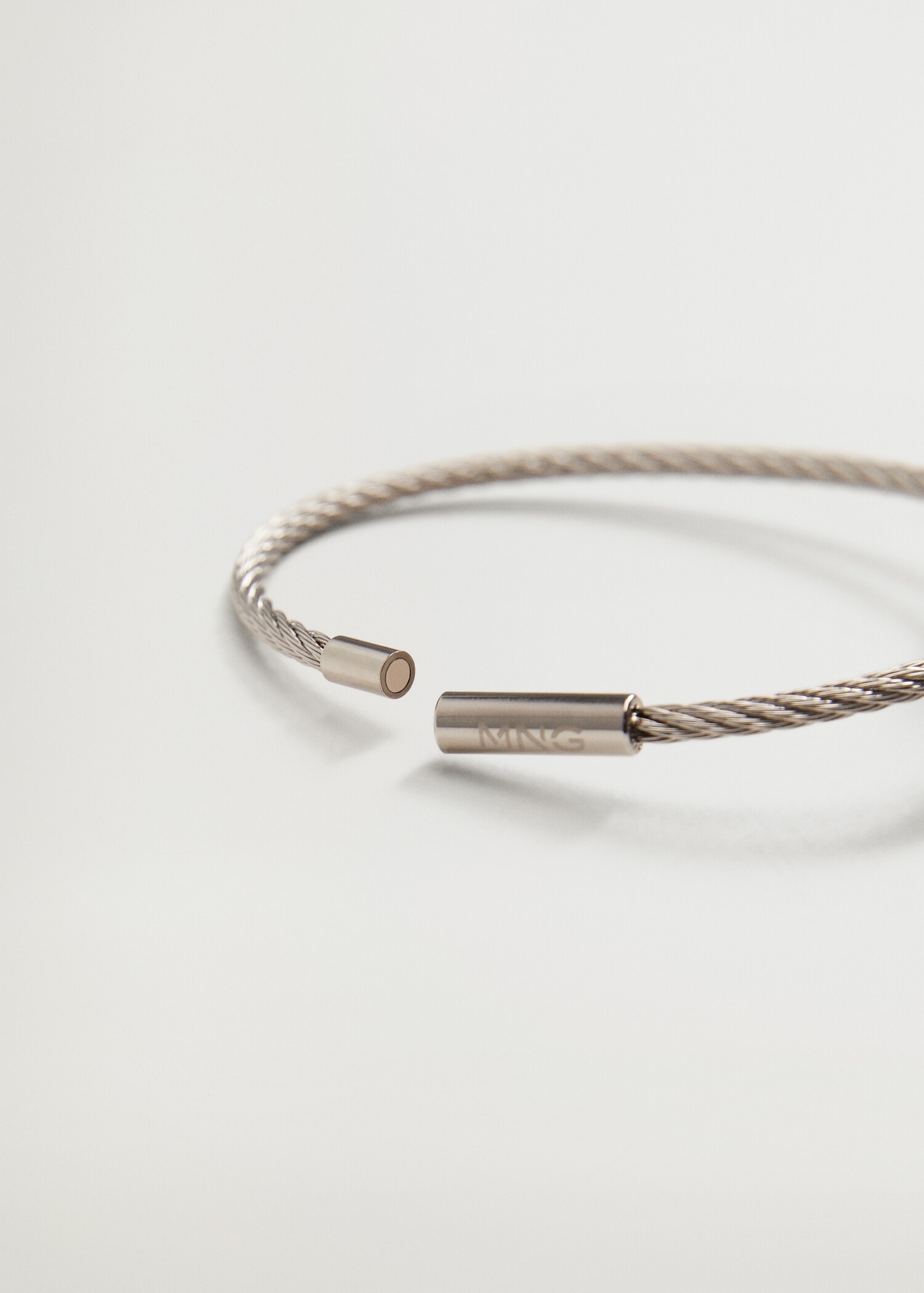 Bracelet tressé acier - Plan moyen