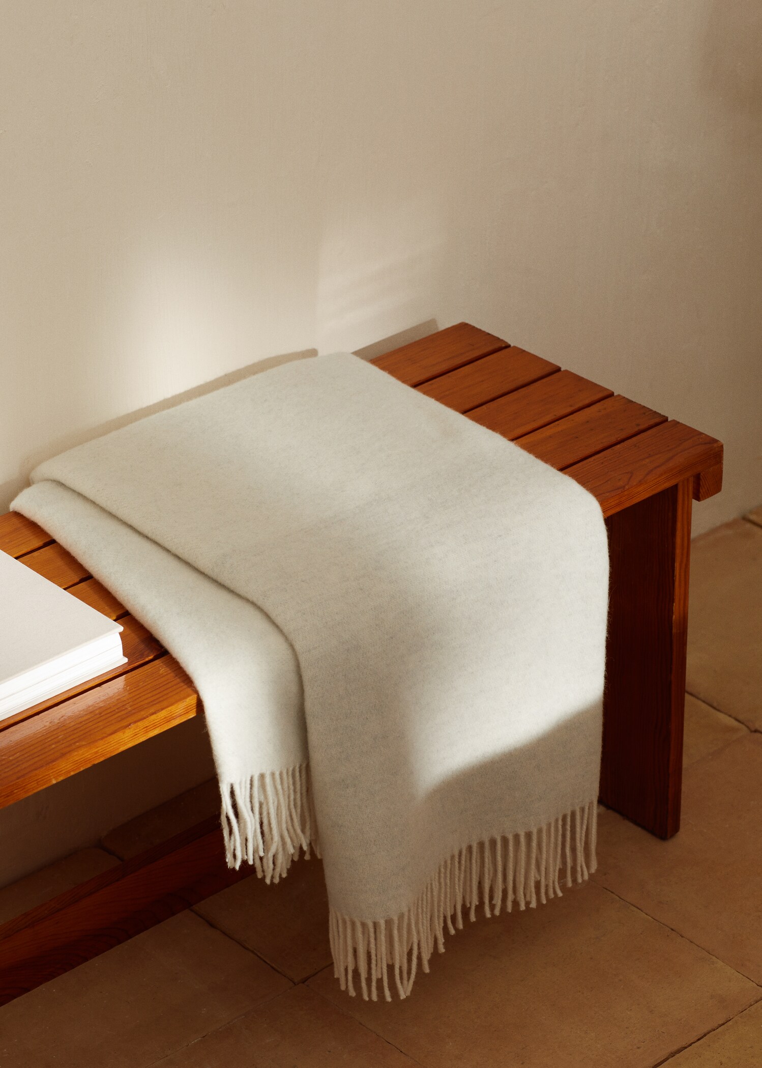 Fringed wool blanket 55.12x74.8 in - Details of the article 8
