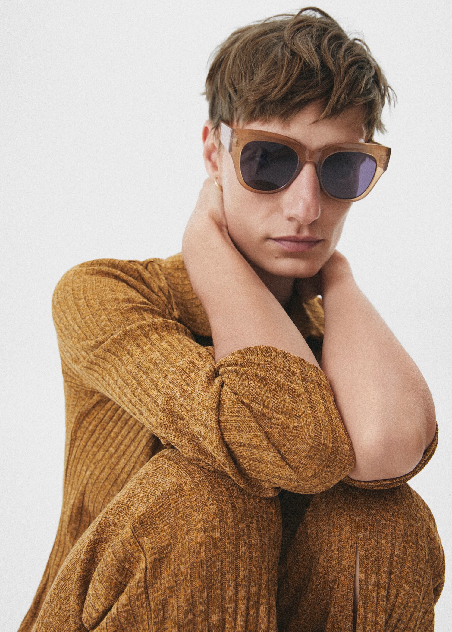 Lunettes de soleil rétro - Plan général