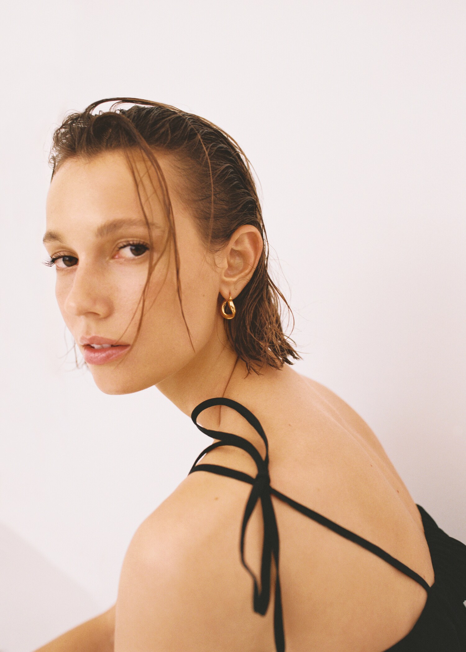 Twisted hoop earrings - General plane