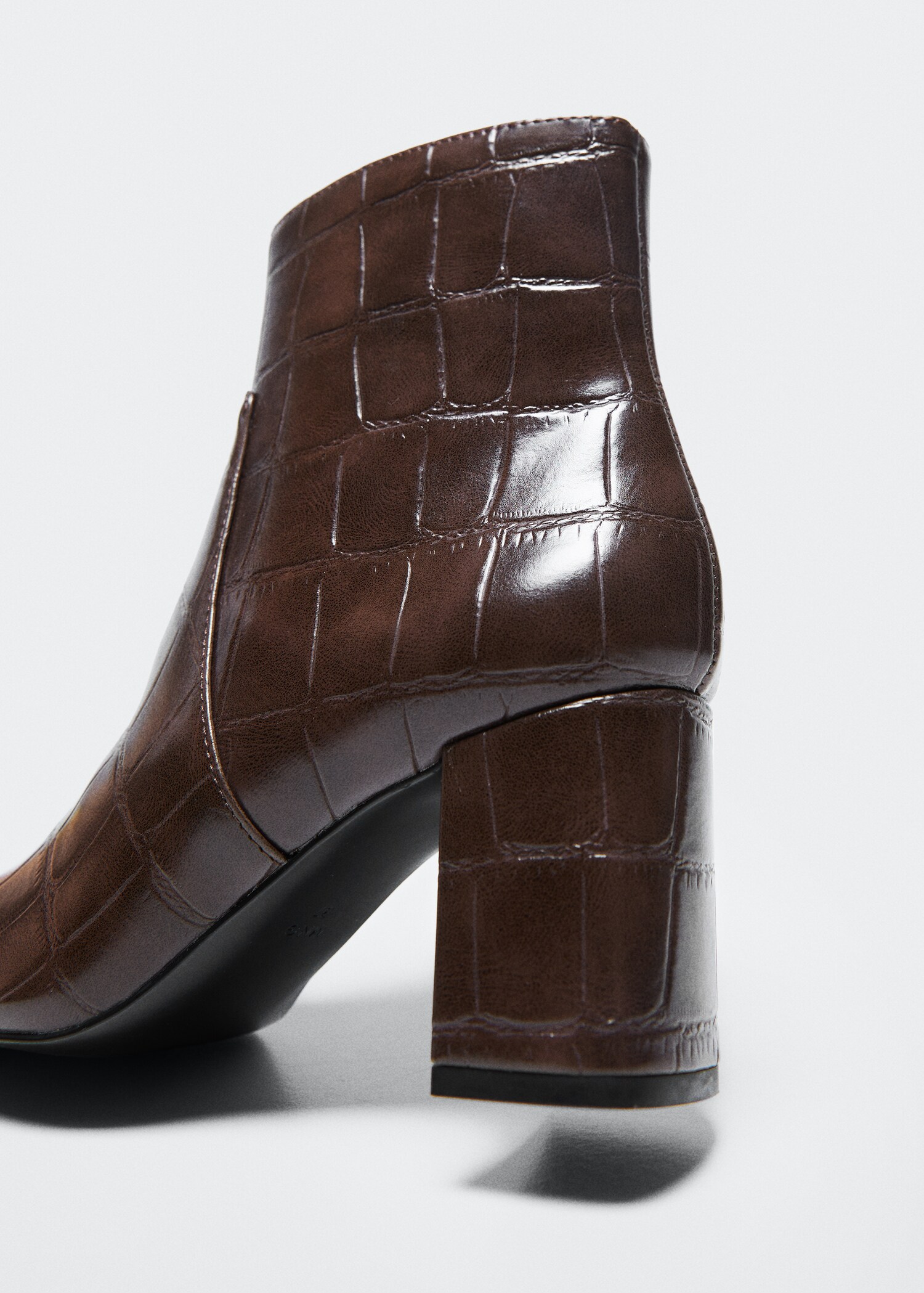 Pointed heel ankle boot - General plane