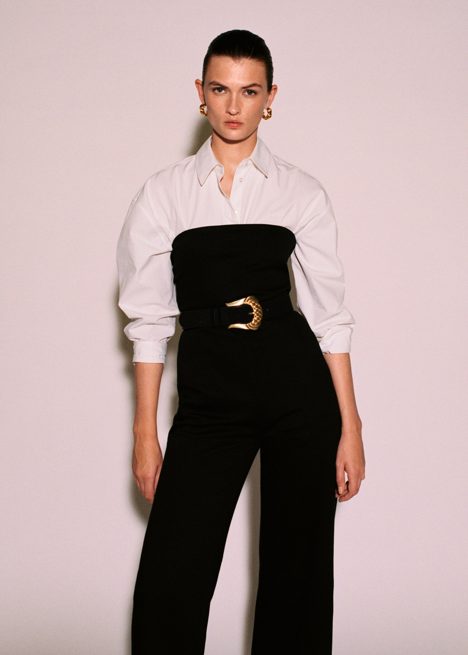 Embossed buckle leather belt - General plane