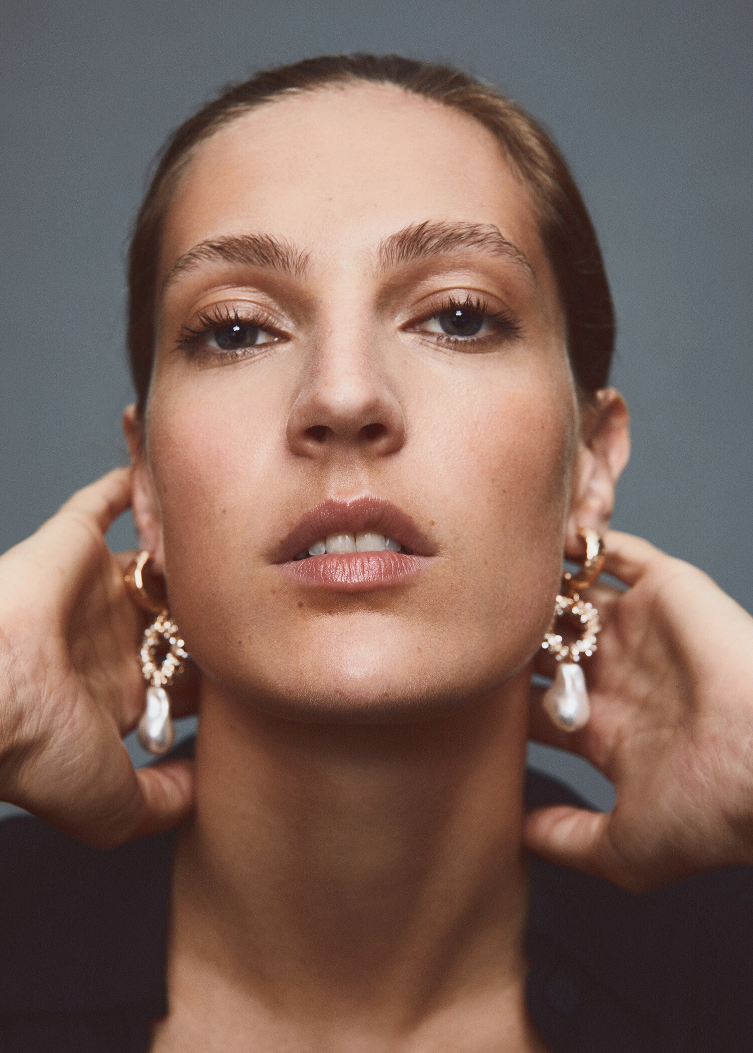 Pearl-effect crystal earrings - General plane