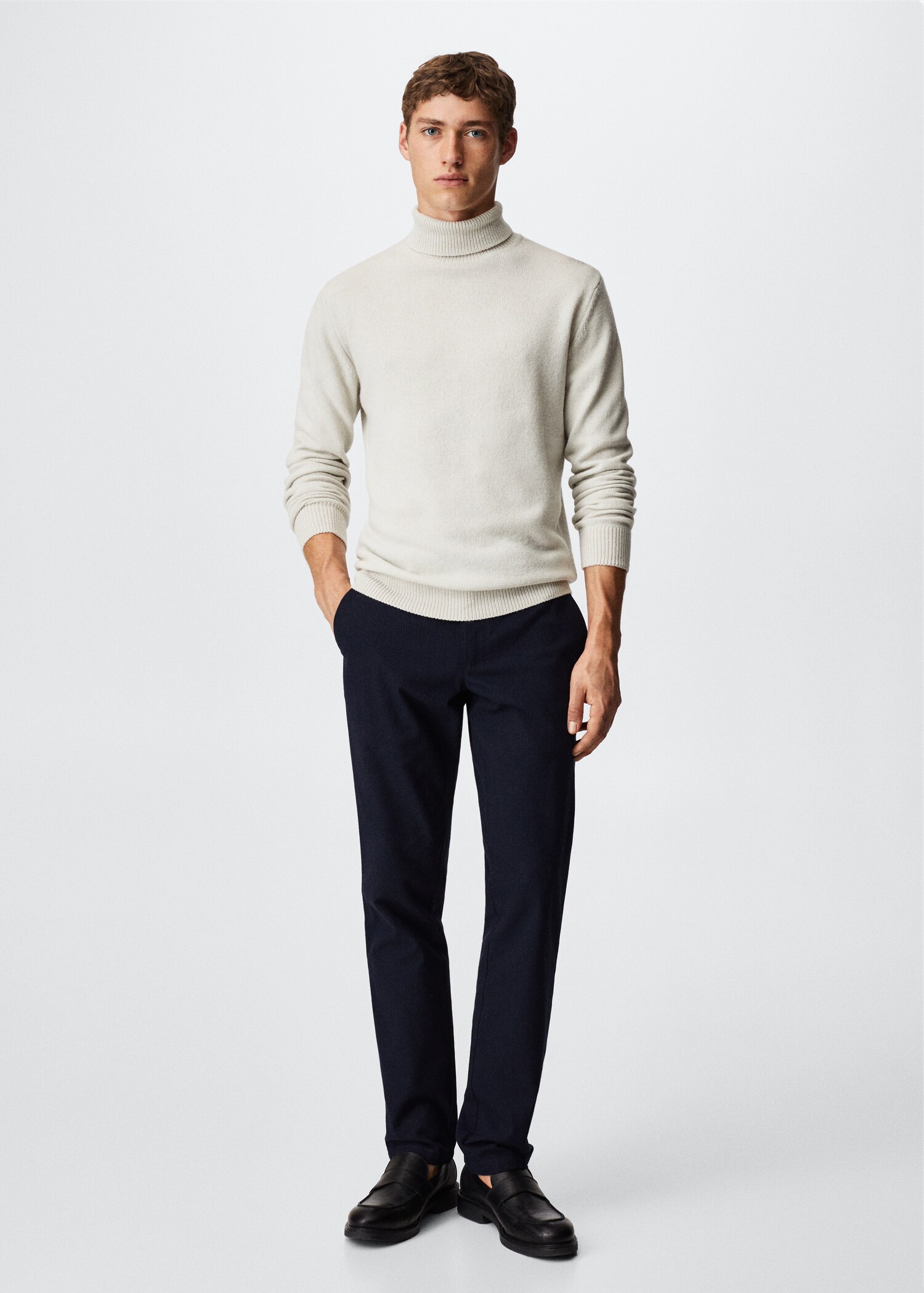 Jersey lana cuello alto - Plano general