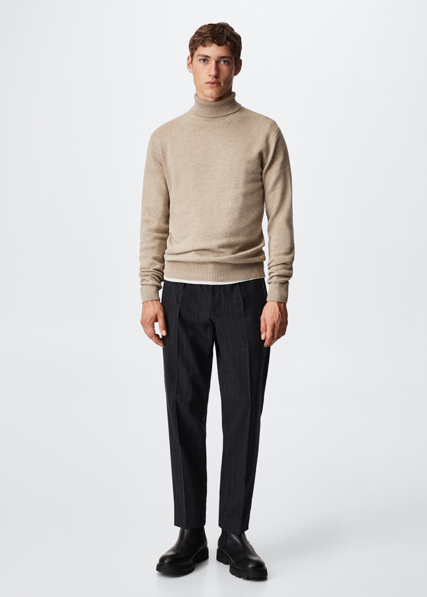 Jersey lana cuello alto - Plano general