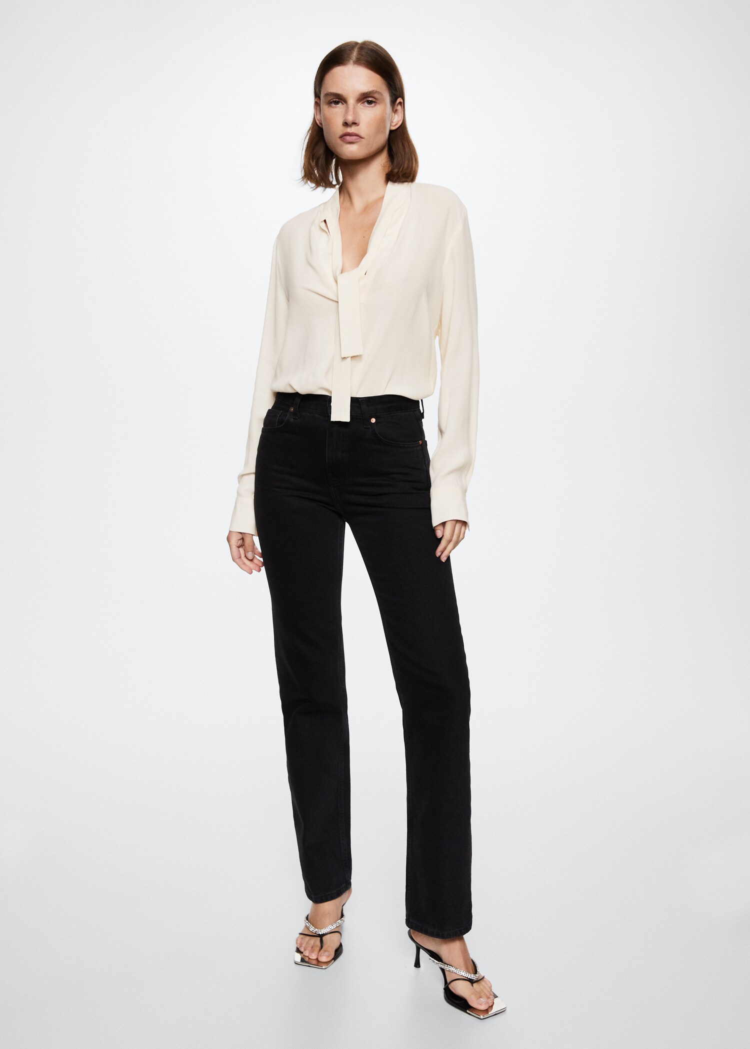 Blusa lazo cuello - Plano general