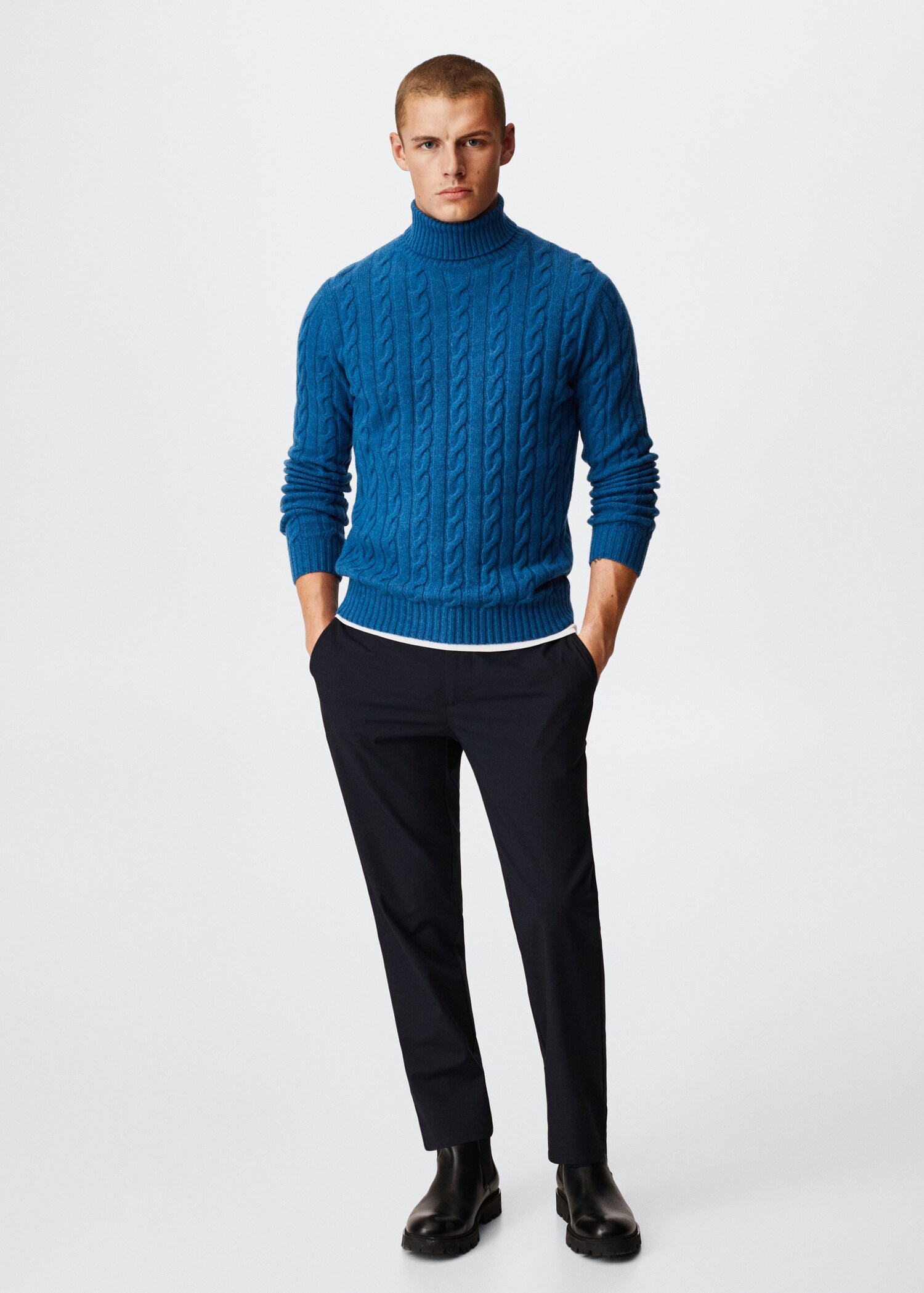 Cable-knit wool-blend sweater - General plane