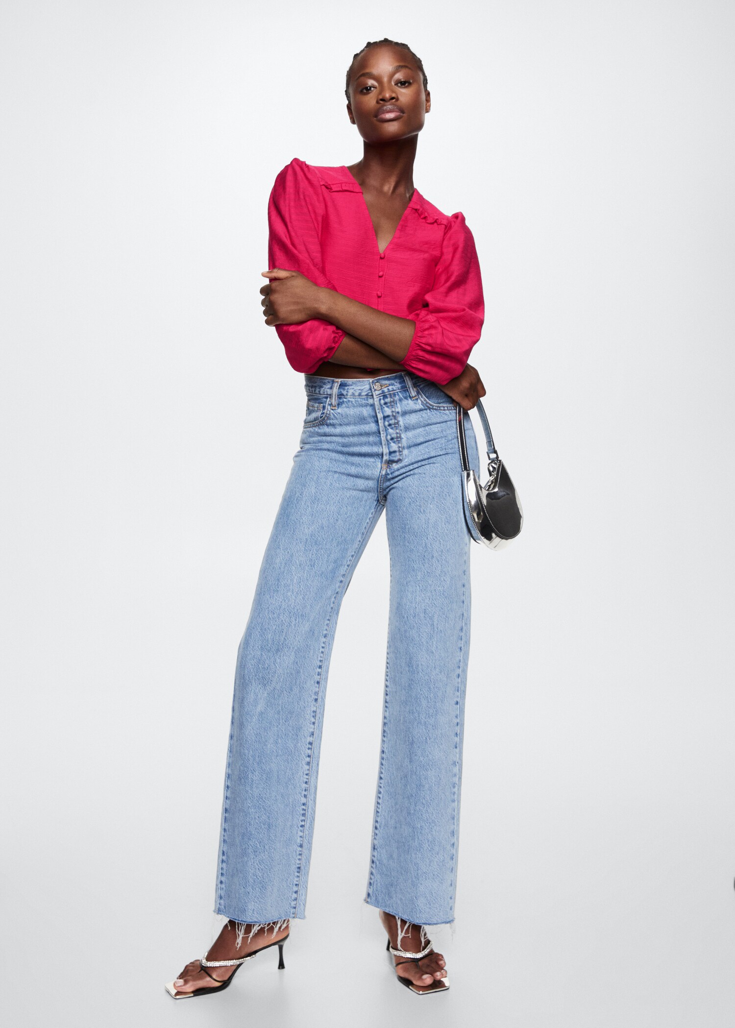 V-neckline blouse - General plane