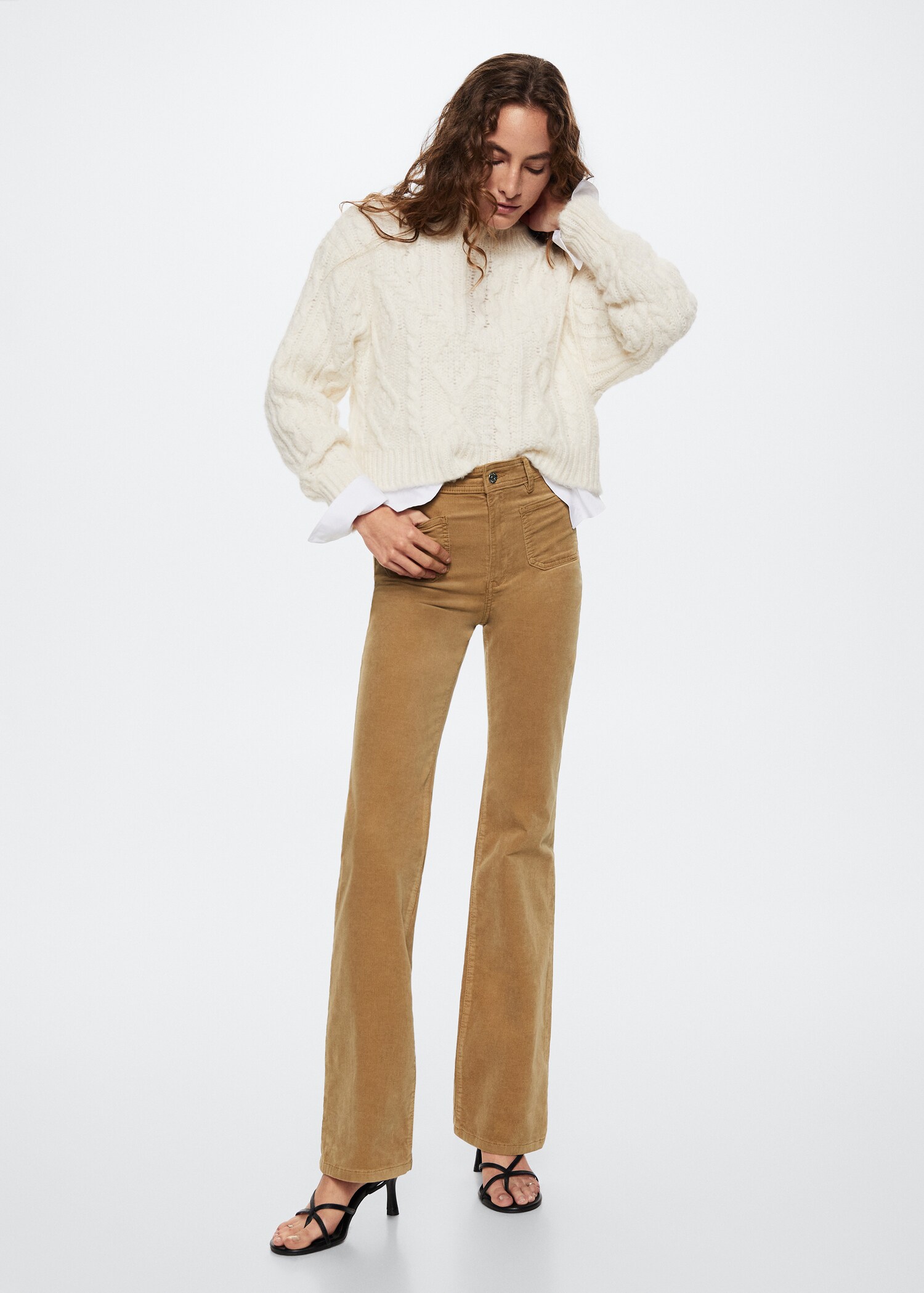 Jeans pana bolsillos  - Plano general