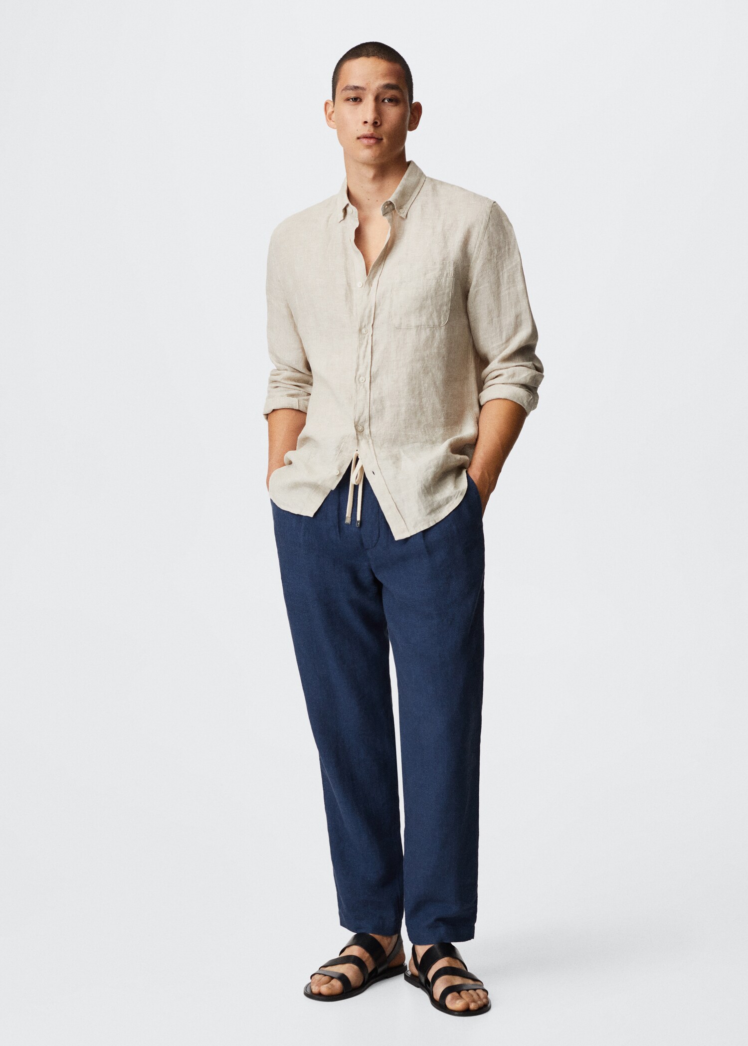 Camisa de 100% linho slim fit - Plano geral