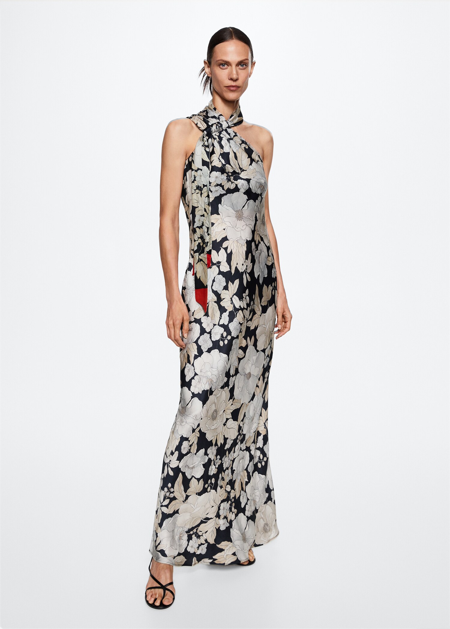 Vestido comprido assimétrico - Plano geral