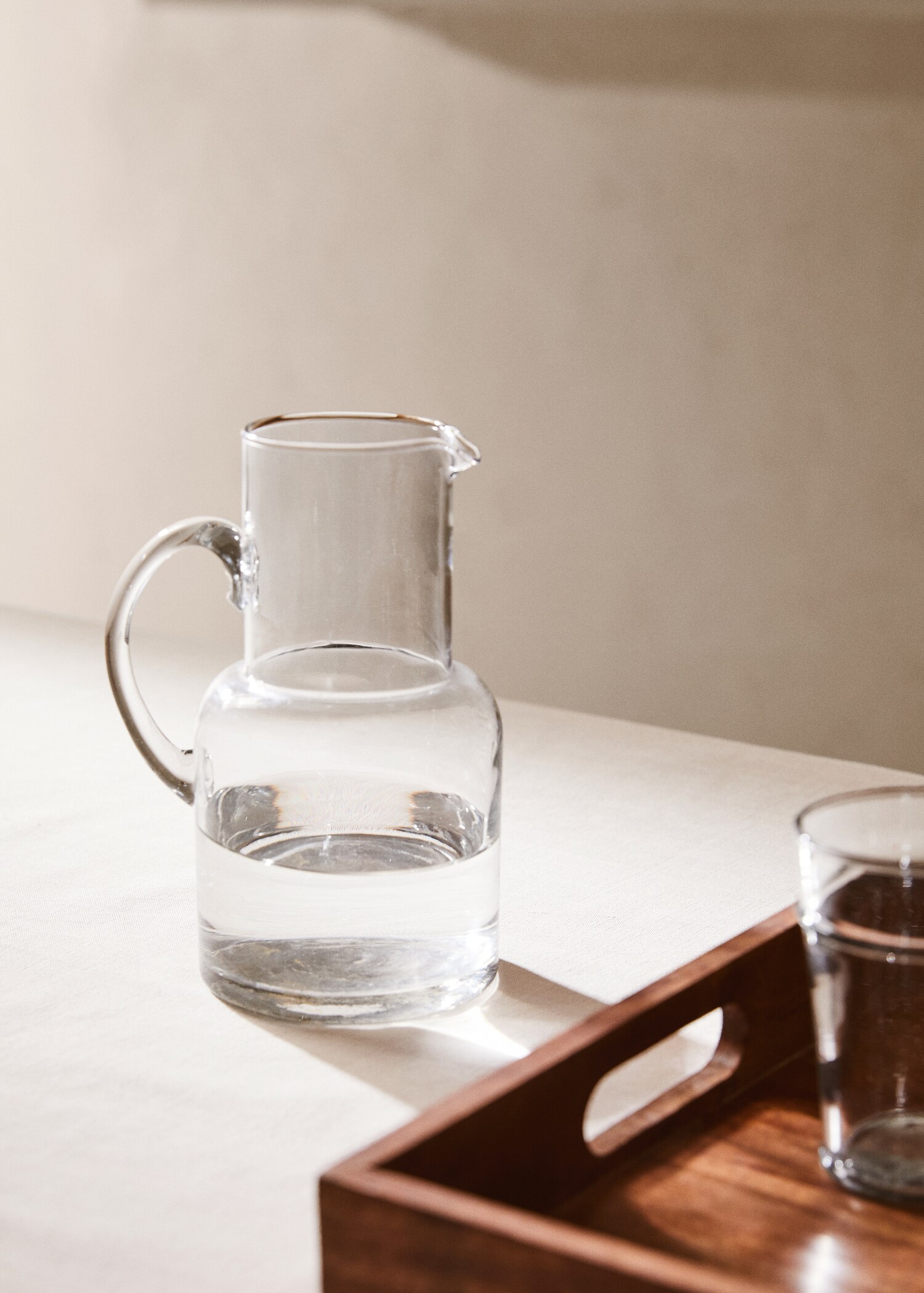 Glass jug with handle - General plane
