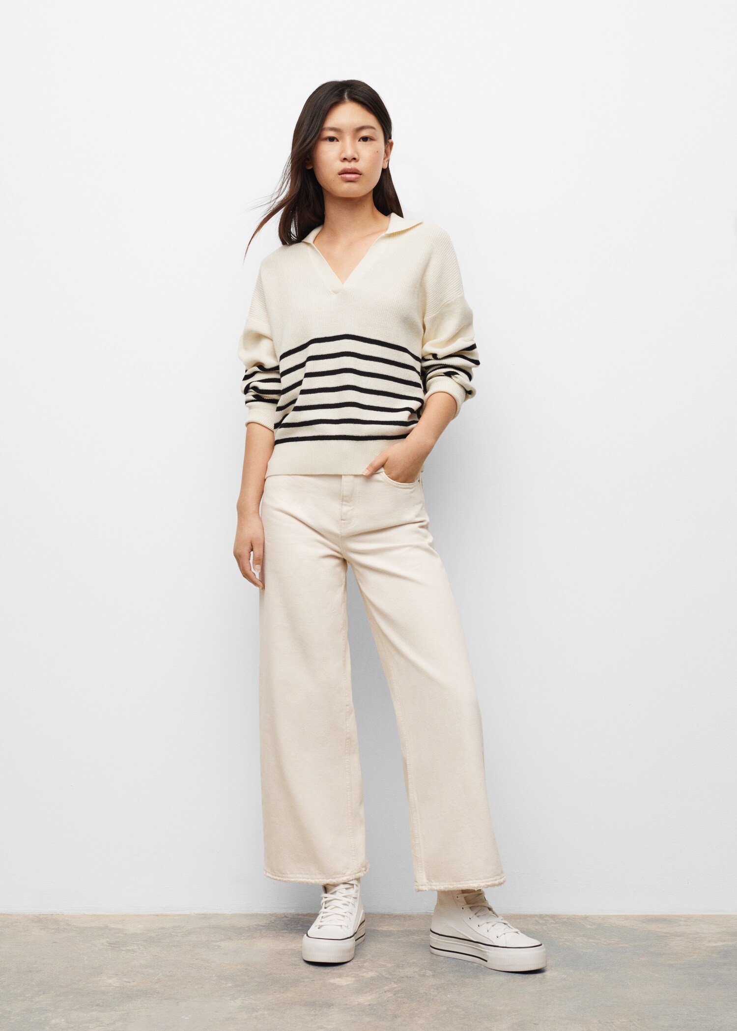 Striped knit sweater - General plane