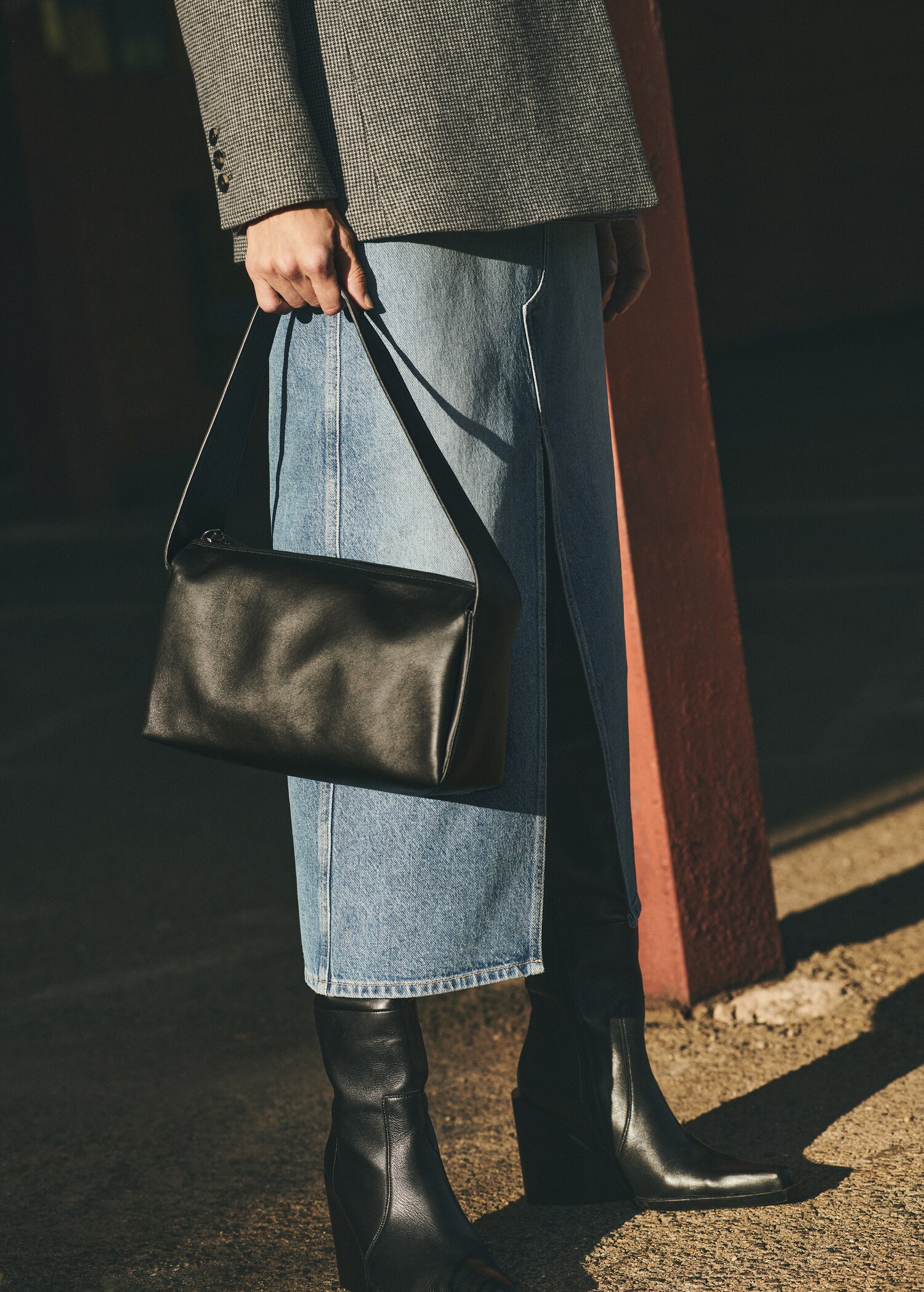 Leather shoulder bag - General plane