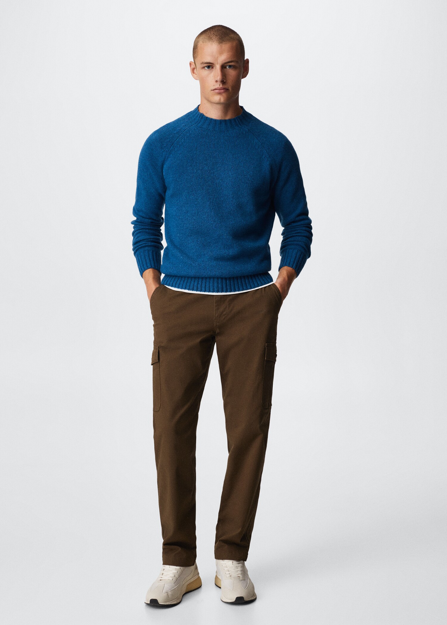 Rounded neck wool sweater - General plane