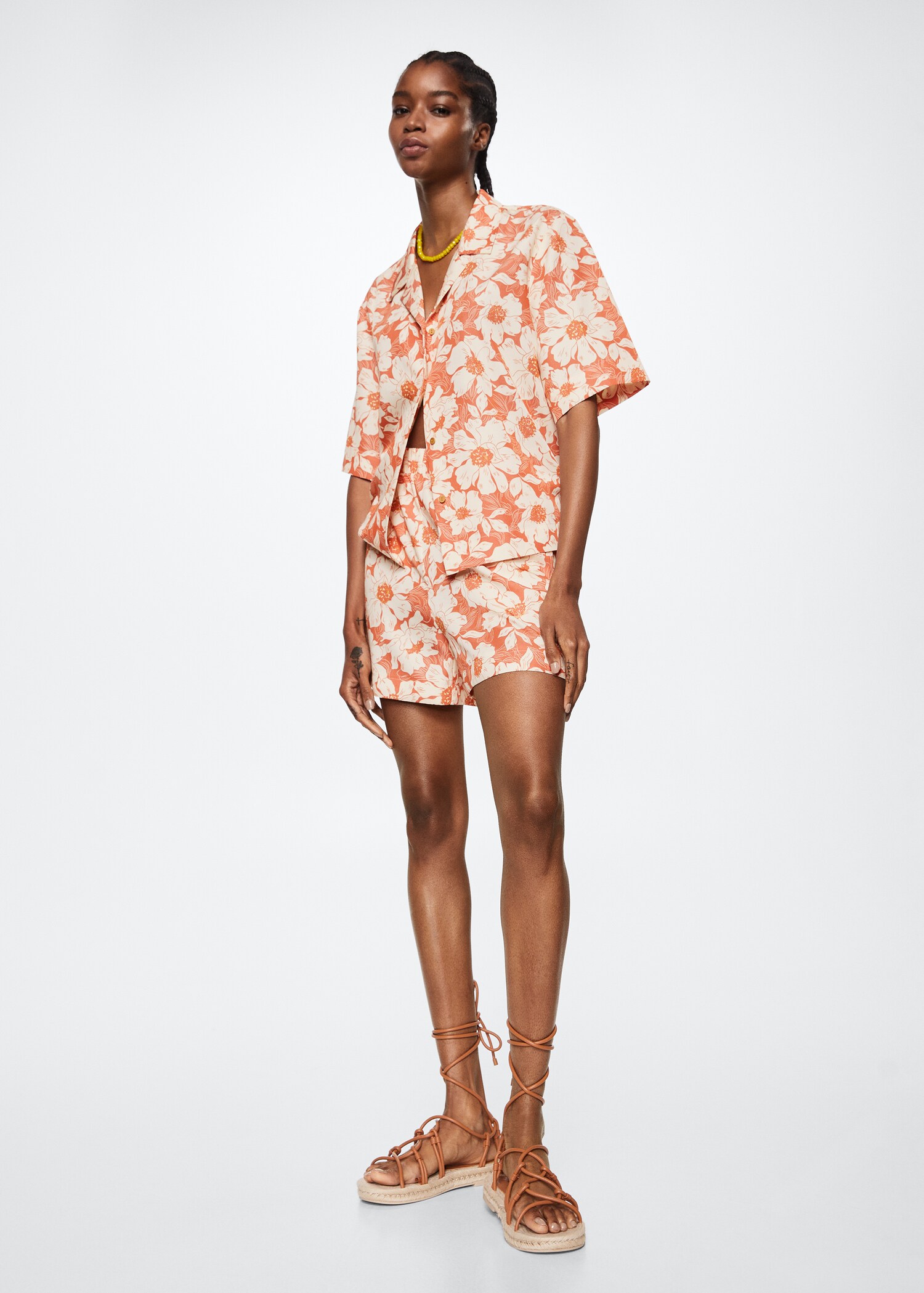 Bluse mit Blumenmuster - Allgemeine Ansicht
