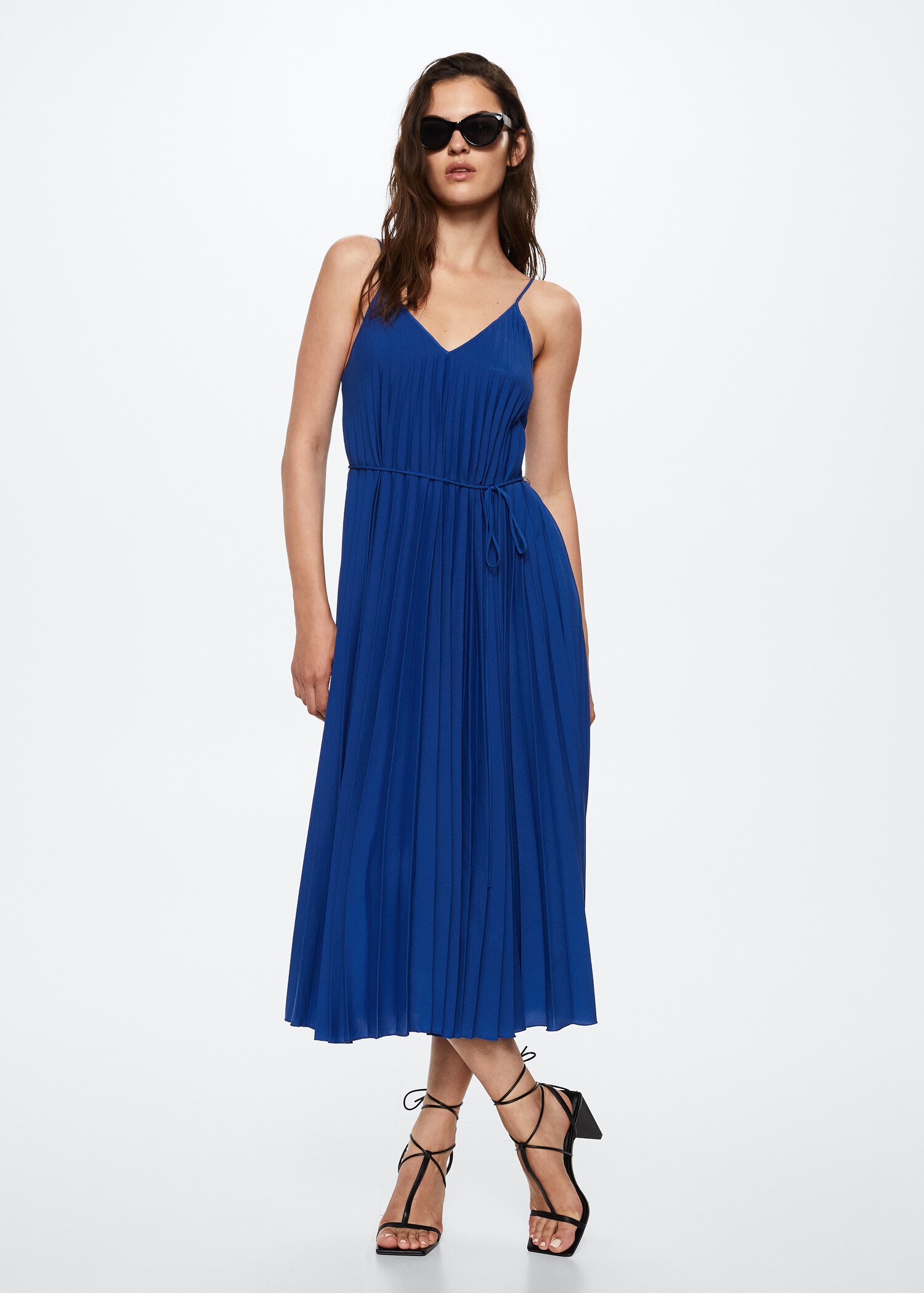 Vestido plisado cinturón - Plano general