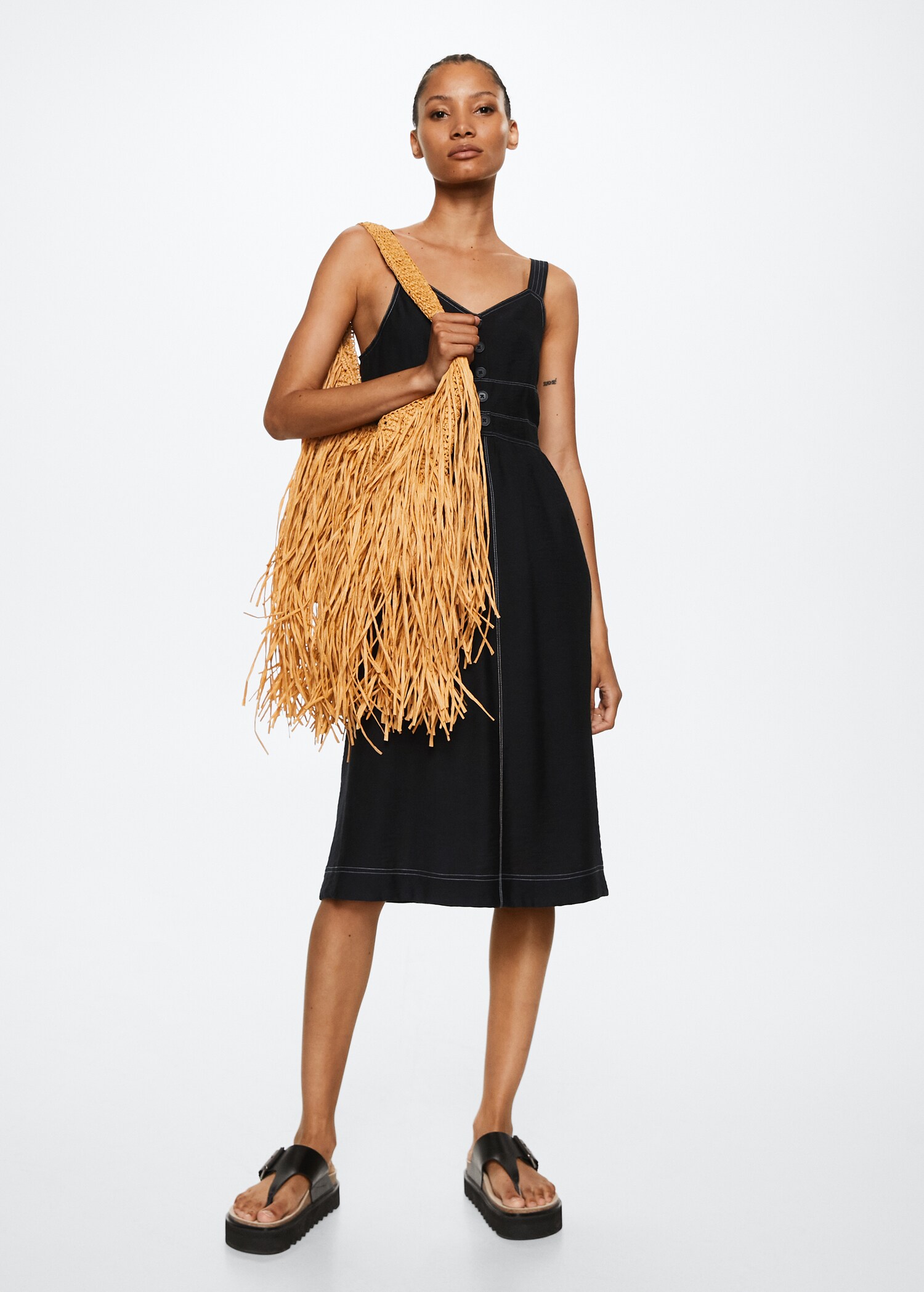Decorative seam dress - General plane
