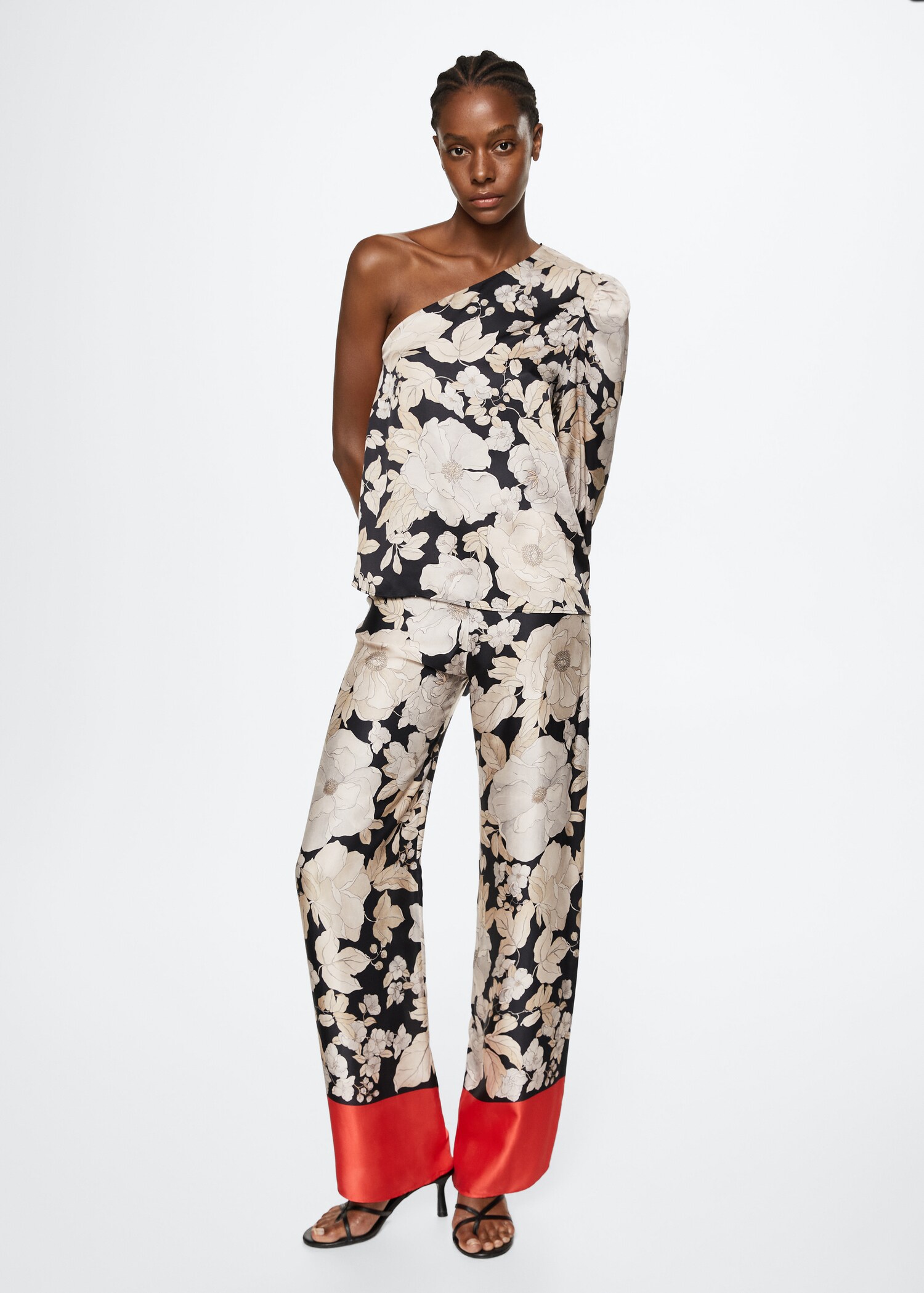 Asymmetrical printed blouse - General plane