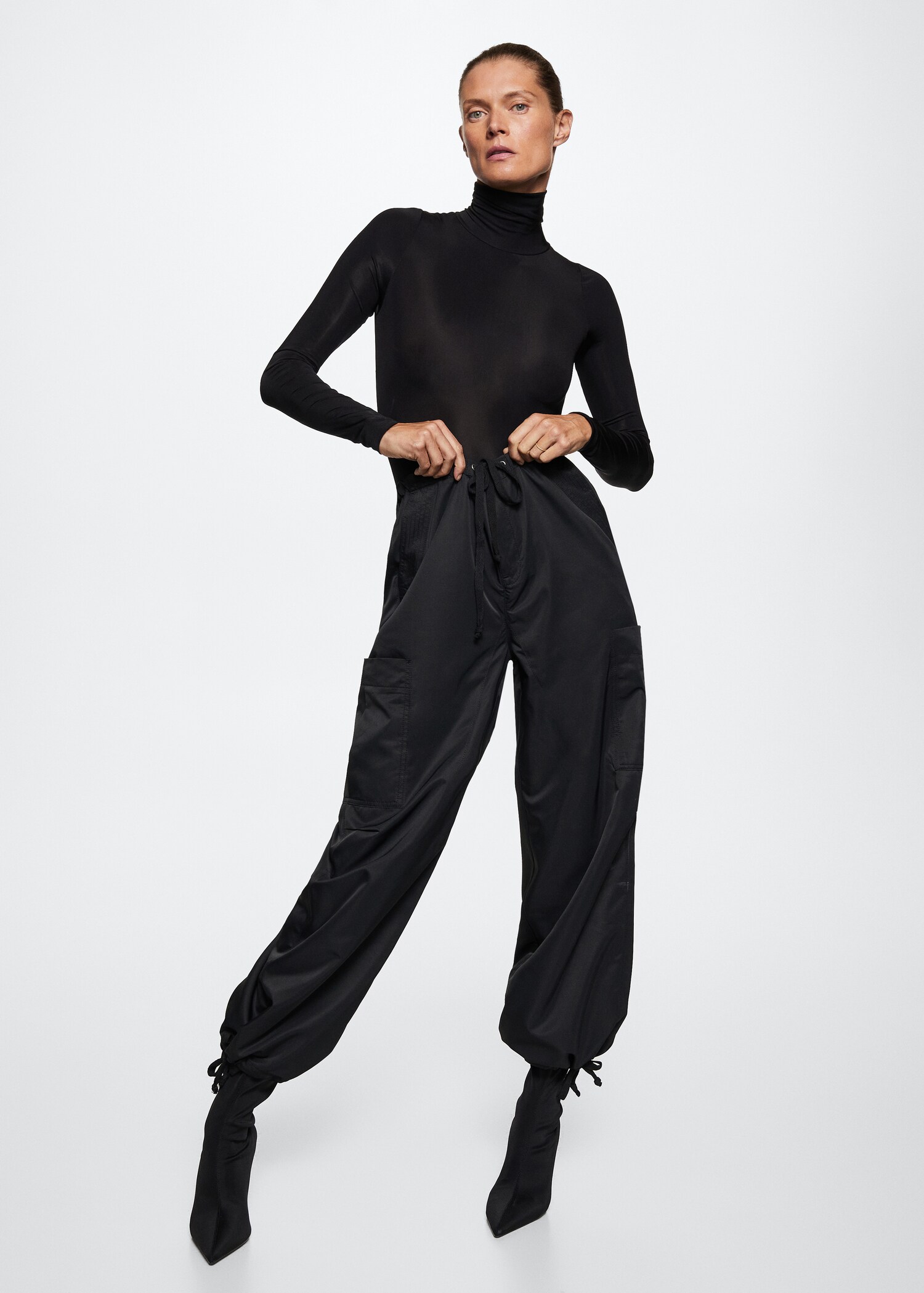 Parachute trousers - General plane