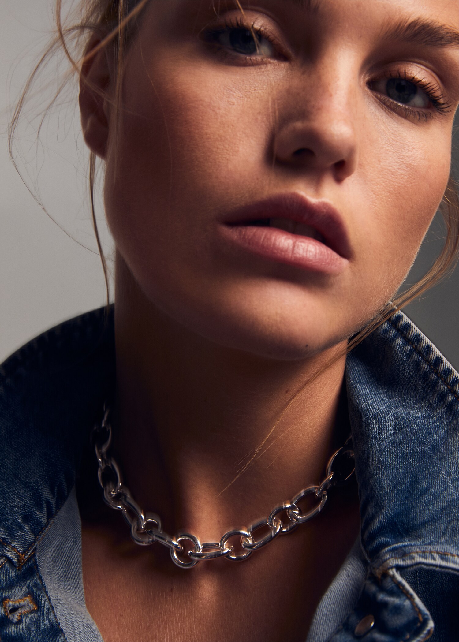 Bead chain necklace - General plane