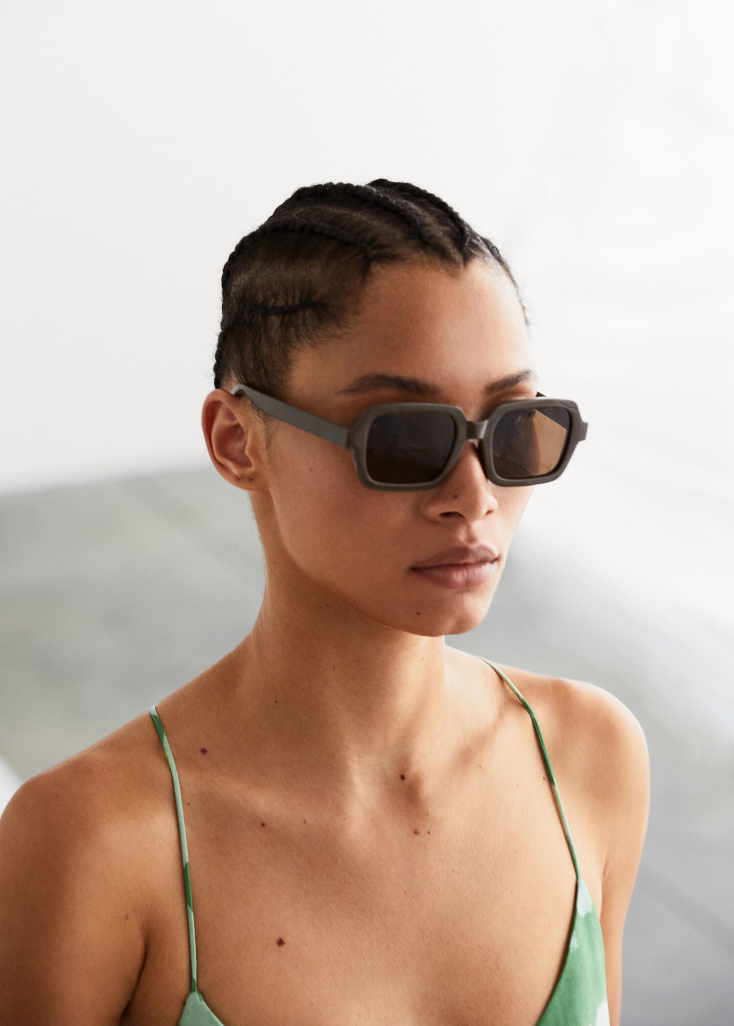 Squared frame sunglasses - General plane