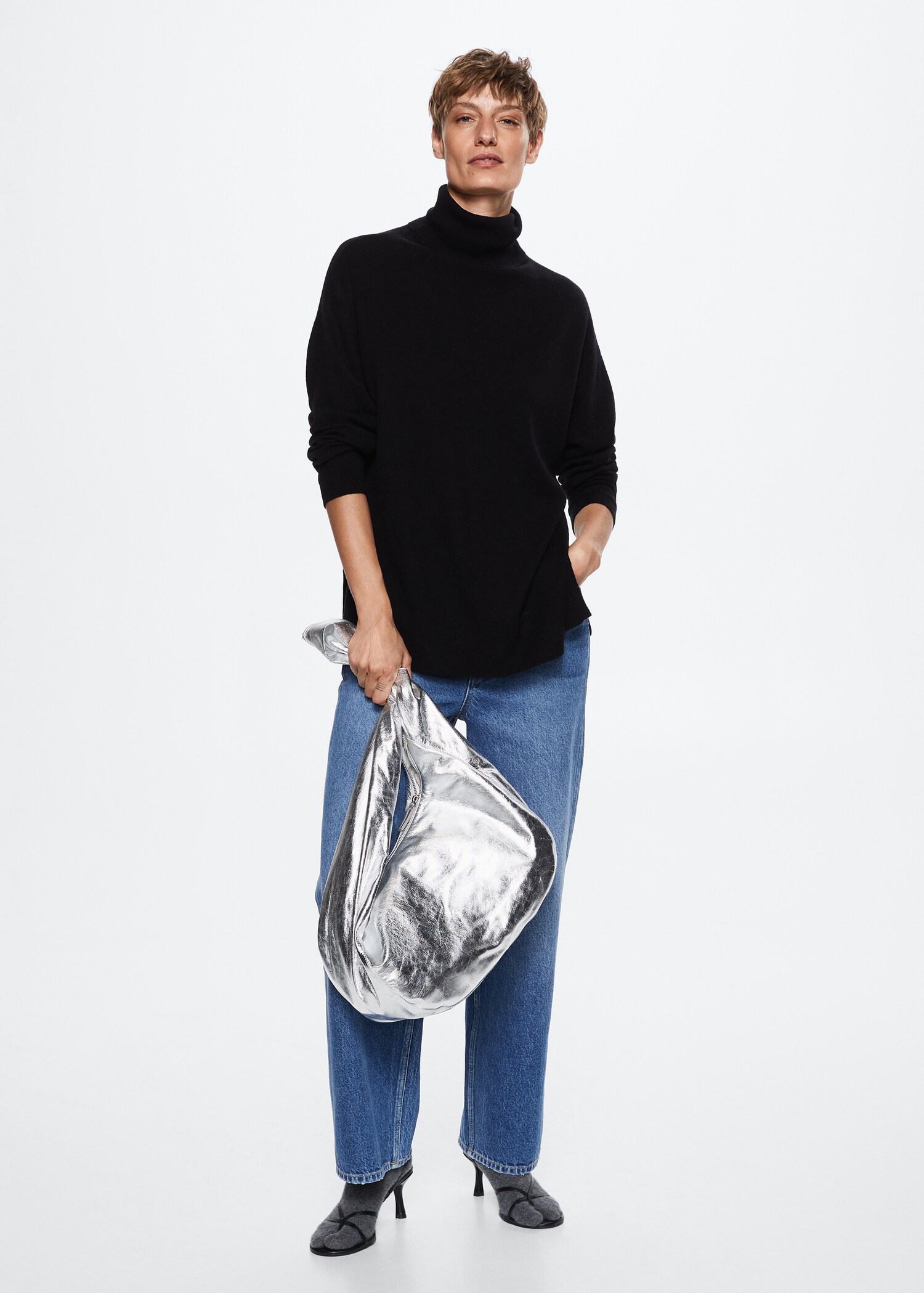 100% wool sweater - General plane