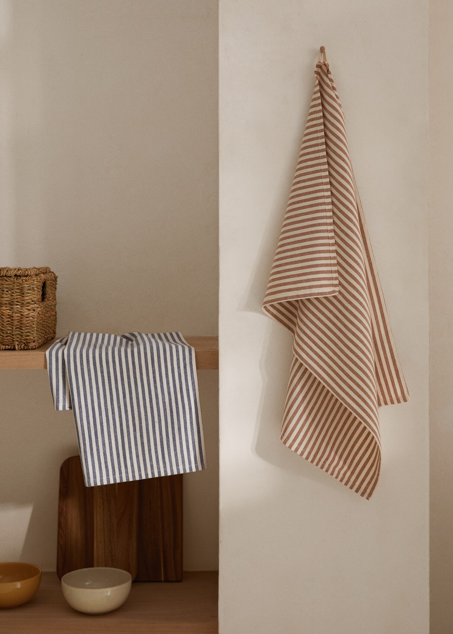 Pack of two 100% cotton striped dish cloths - General plane