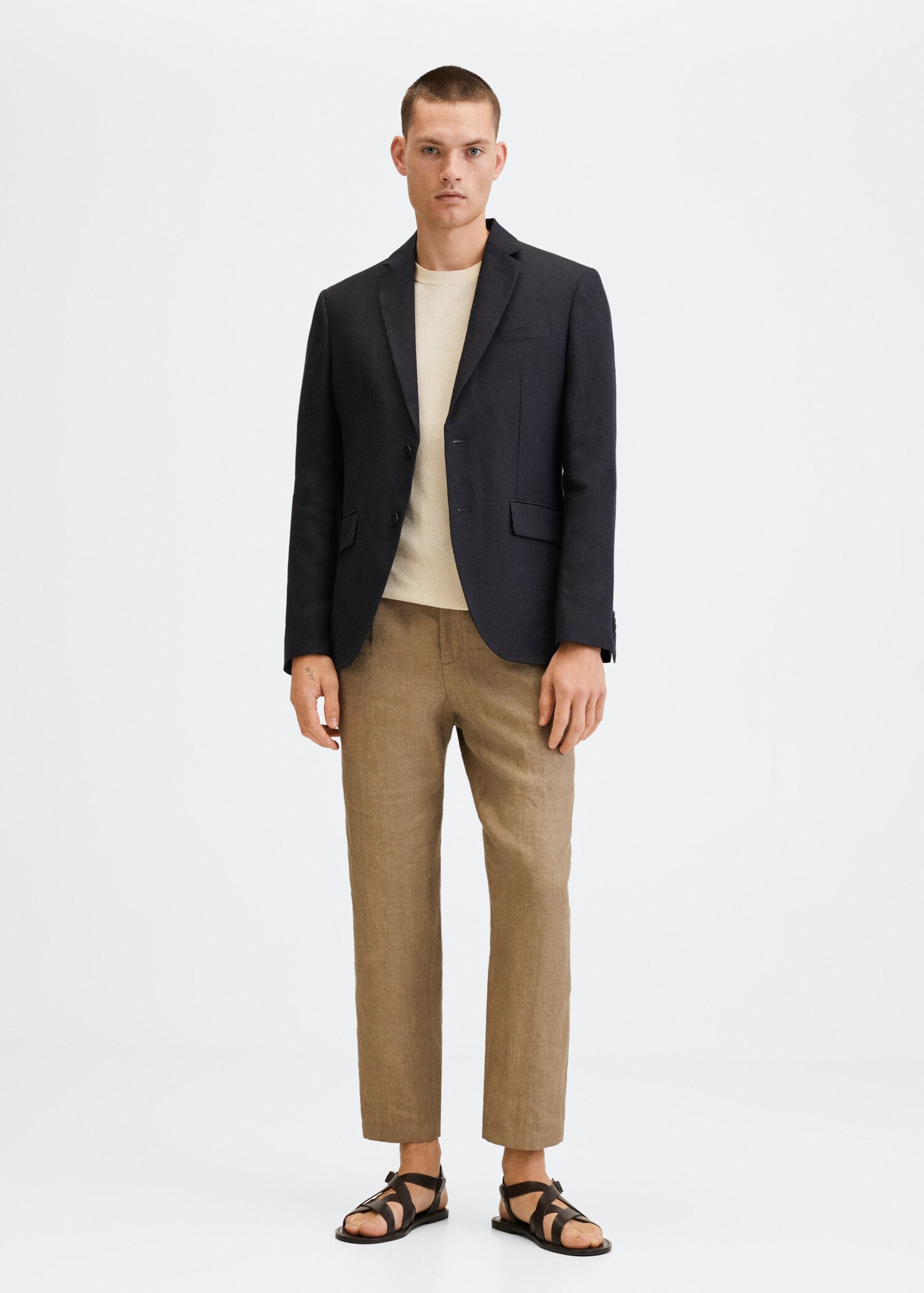 Blazer slim fit de 100% linho - Plano geral