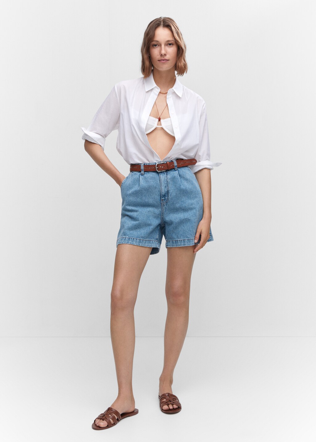 Slouchy pleated shorts - Women | MANGO China