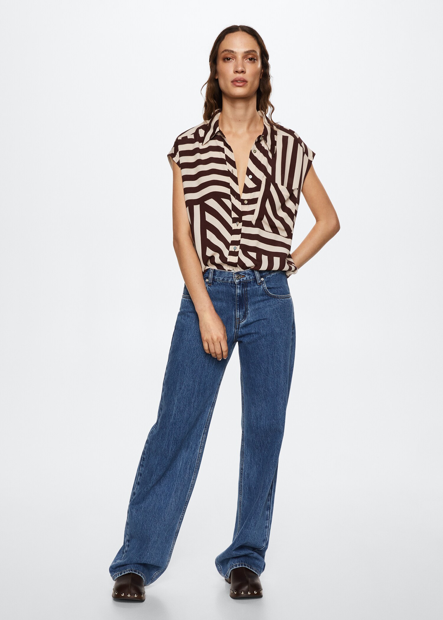 Camisa fluida oversized - Plano geral