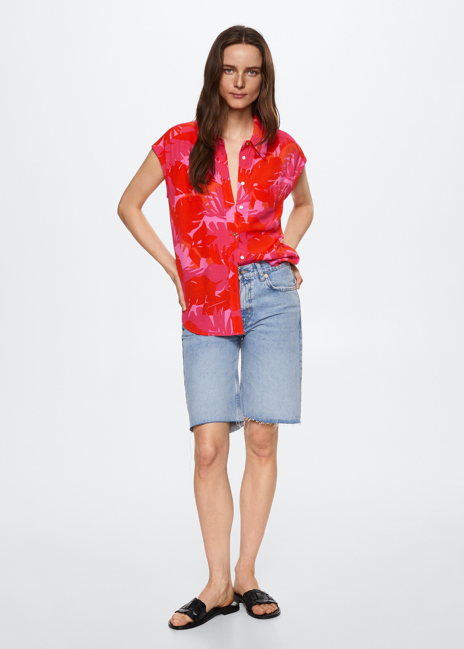Camisa fluida oversized - Plano geral