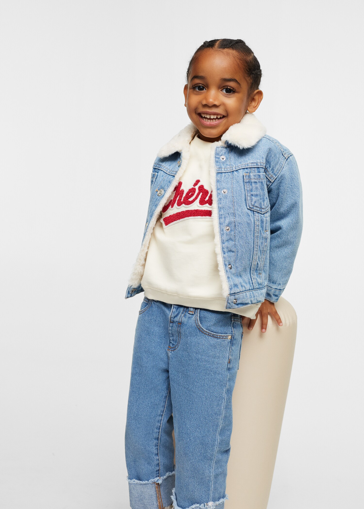 Sweatshirt mit strukturierter Stickerei - Allgemeine Ansicht