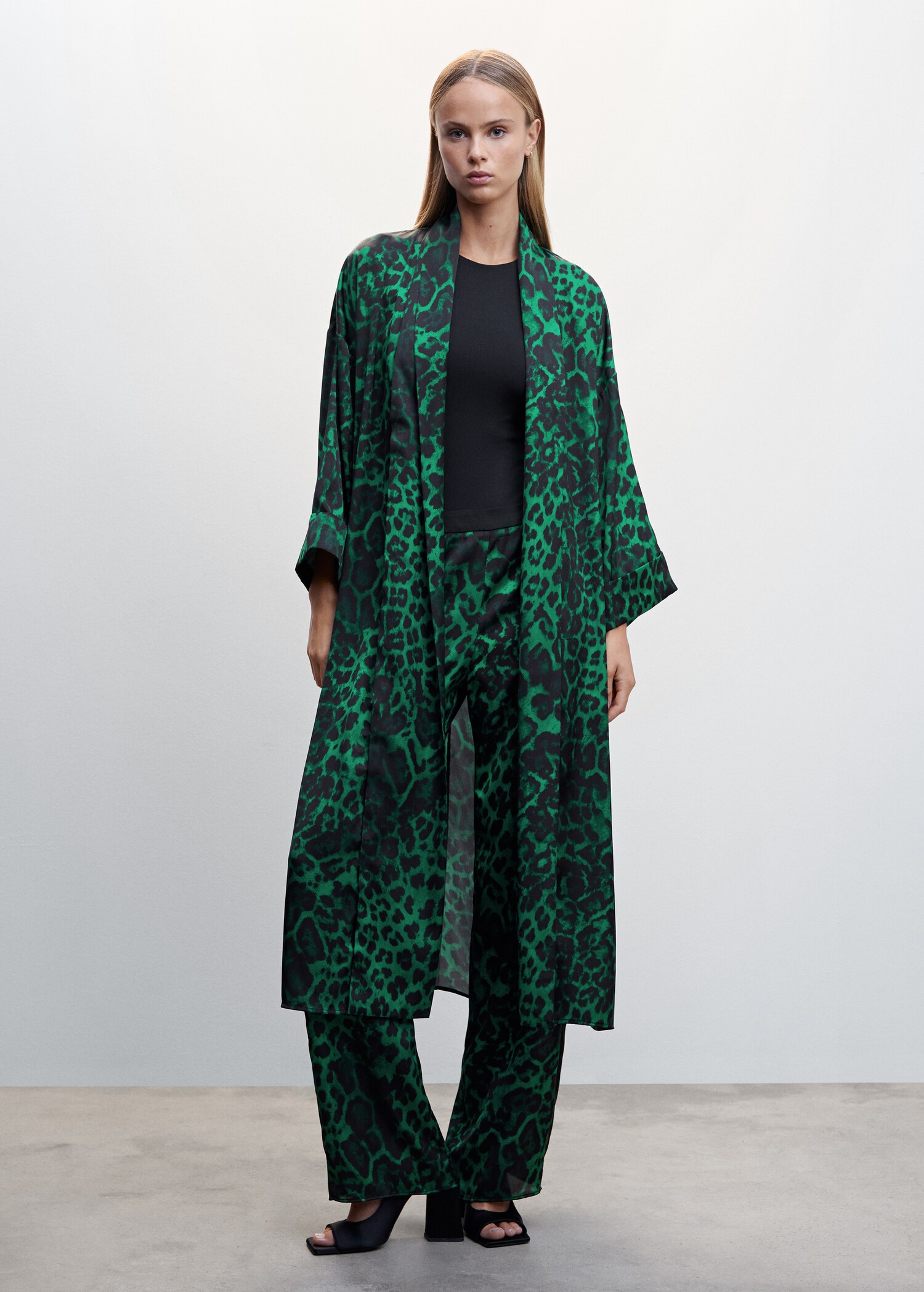 Animal print caftan - General plane