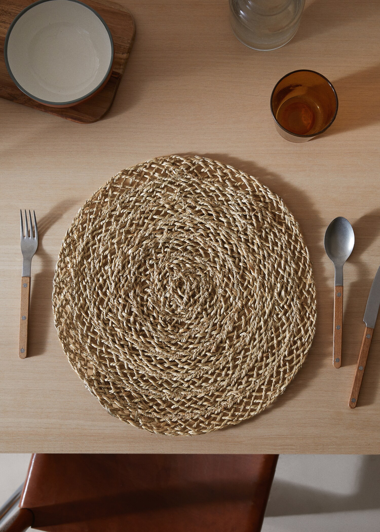 Natural fibre round placemat  - General plane
