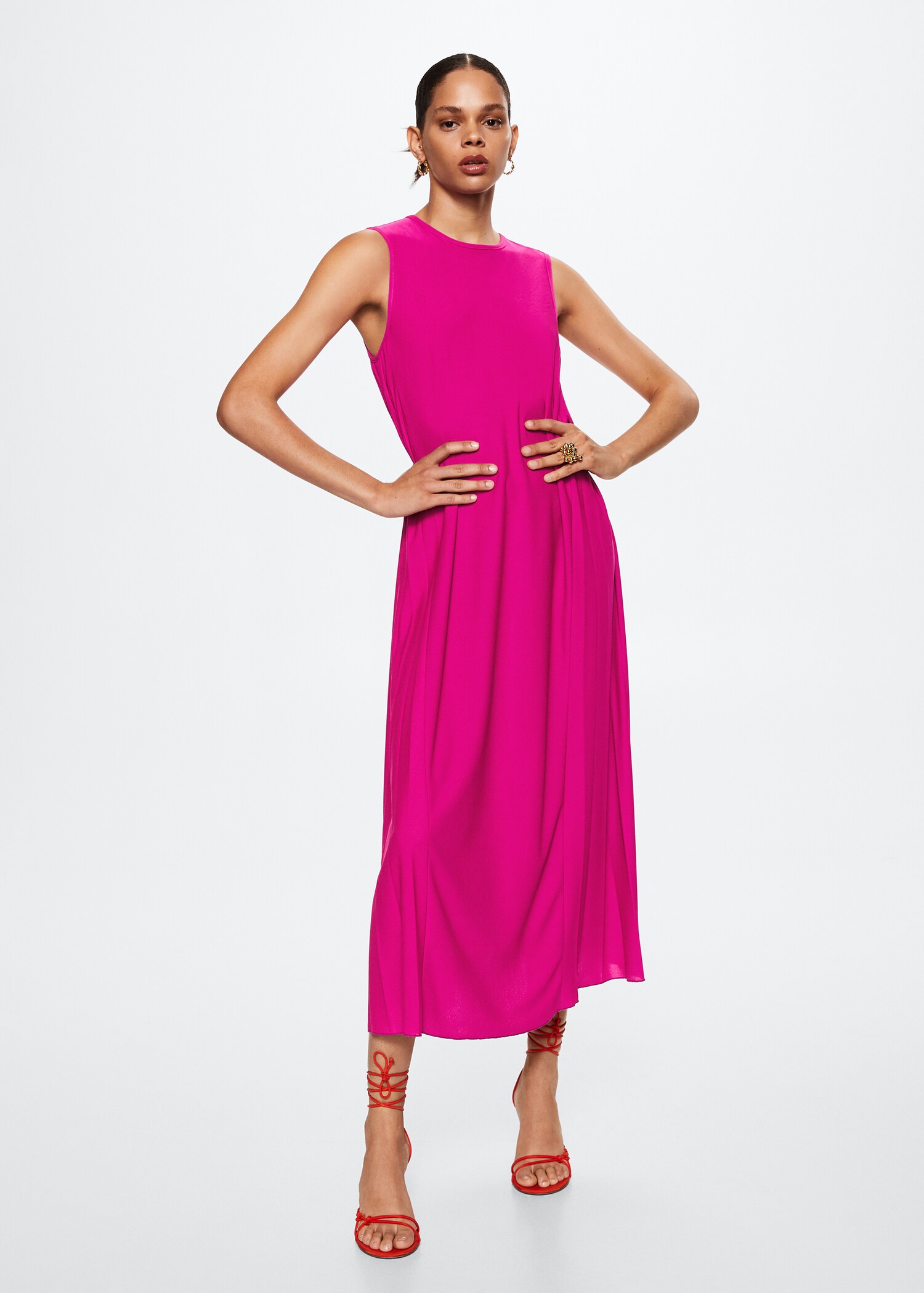 Pleated detail dress - General plane