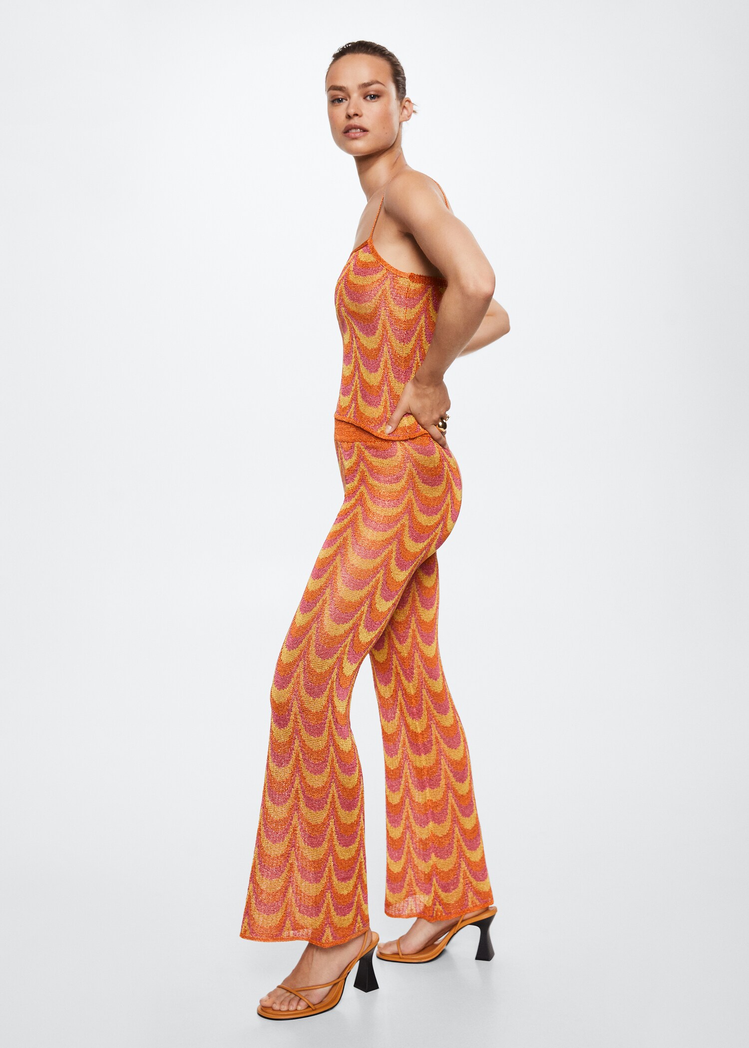 Flared knitted trousers - General plane
