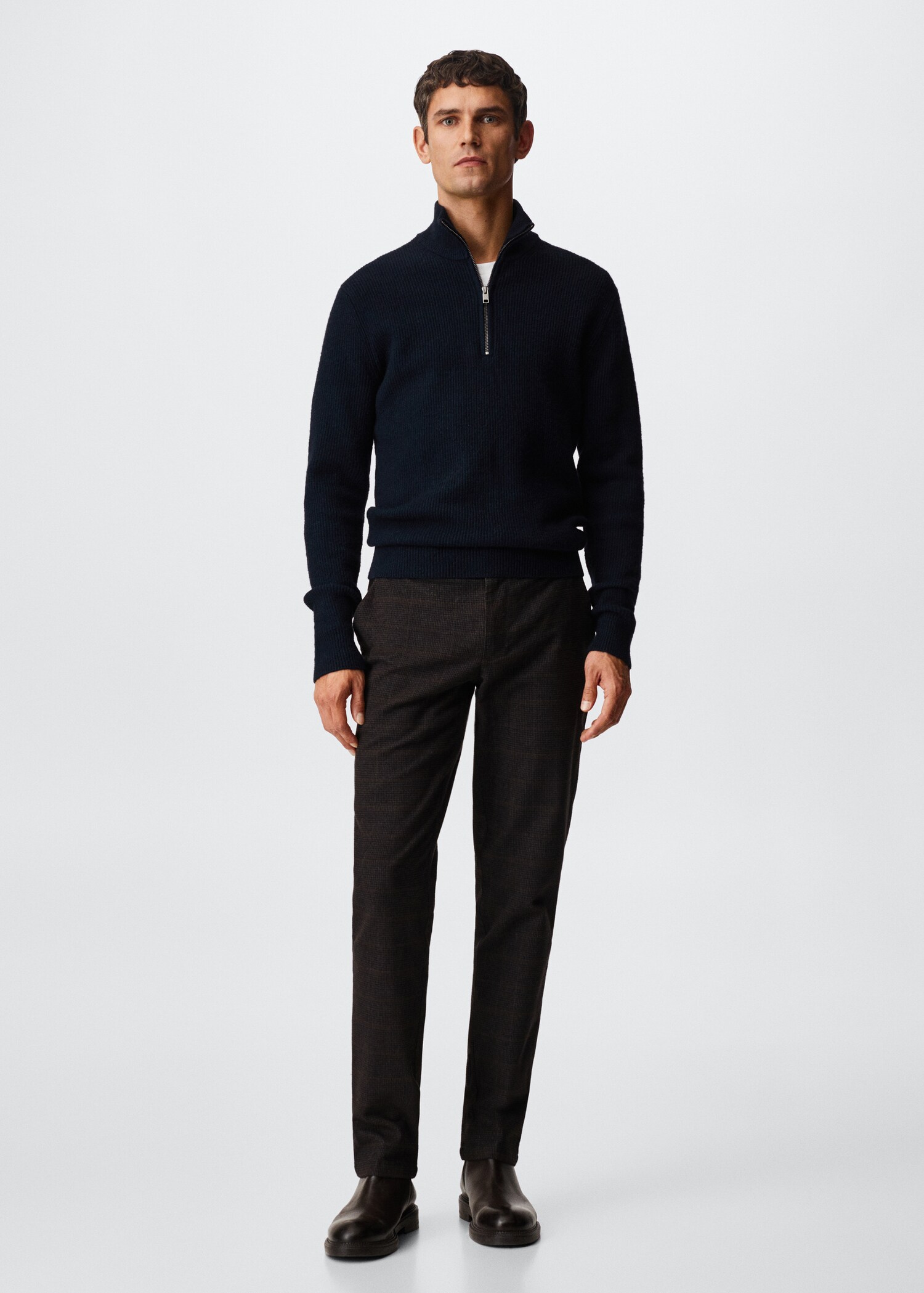 Calças slim fit de algodão aos quadrados - Plano geral