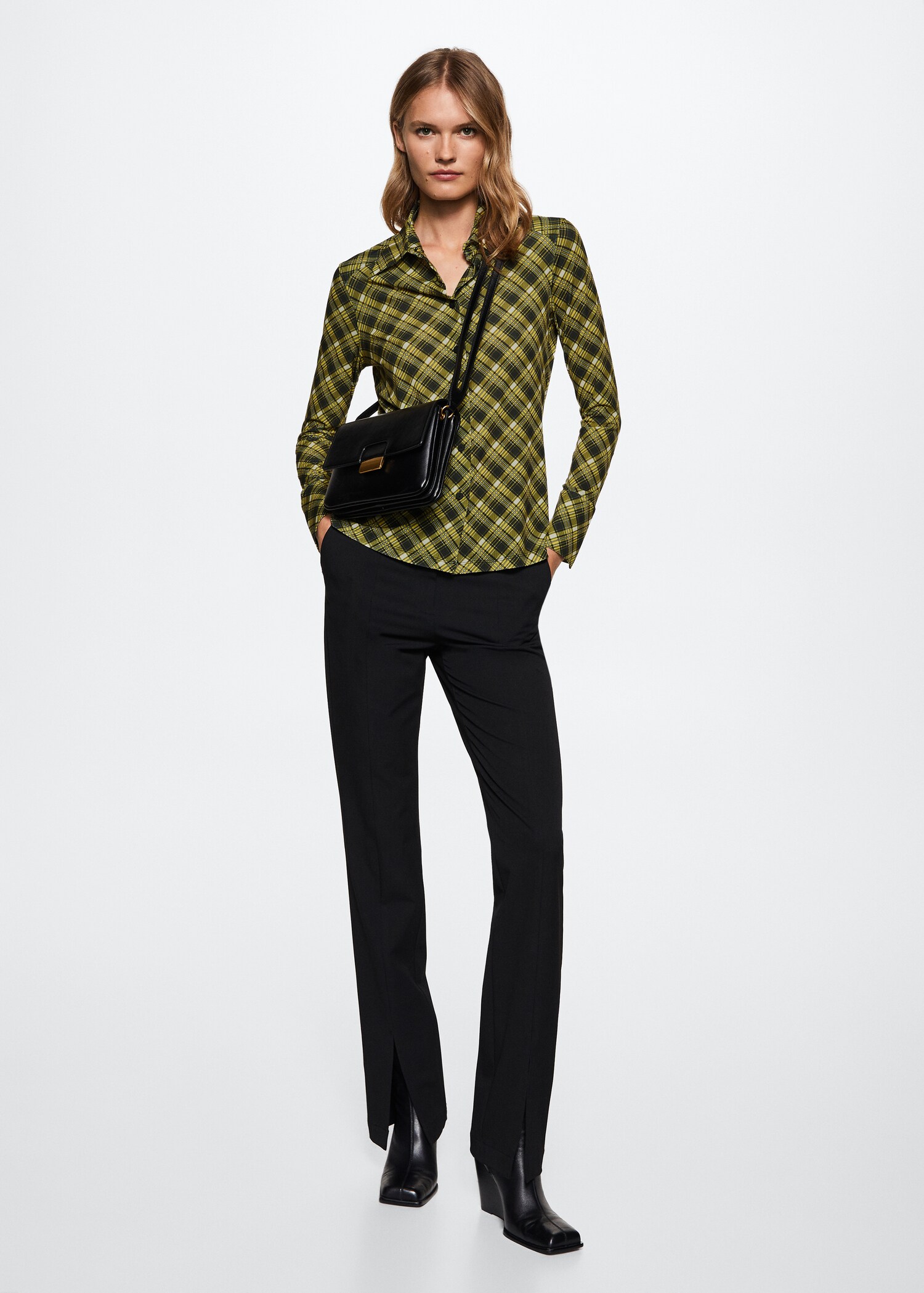 Soepelvallende geruite blouse MANGO Suriname