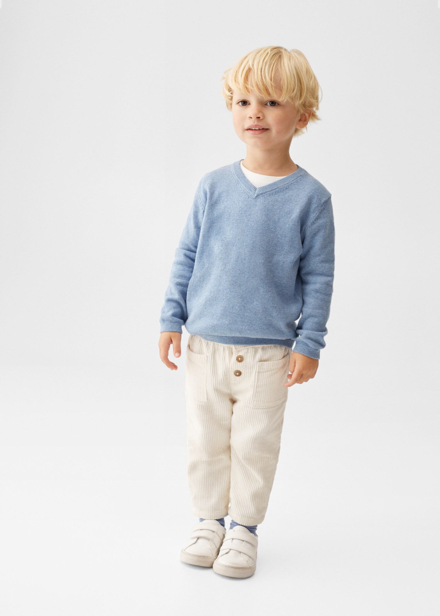 V-neck sweater - General plane