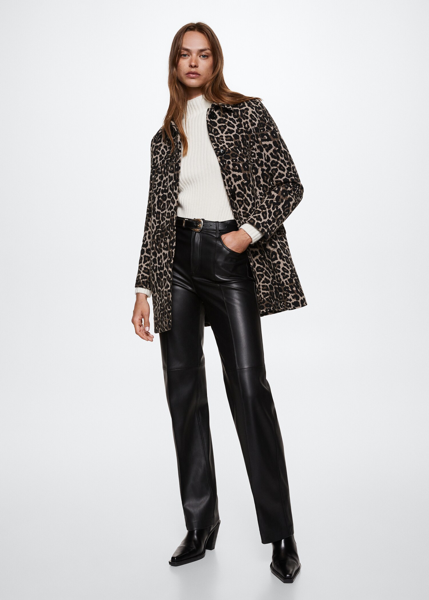 Animal print coat - General plane