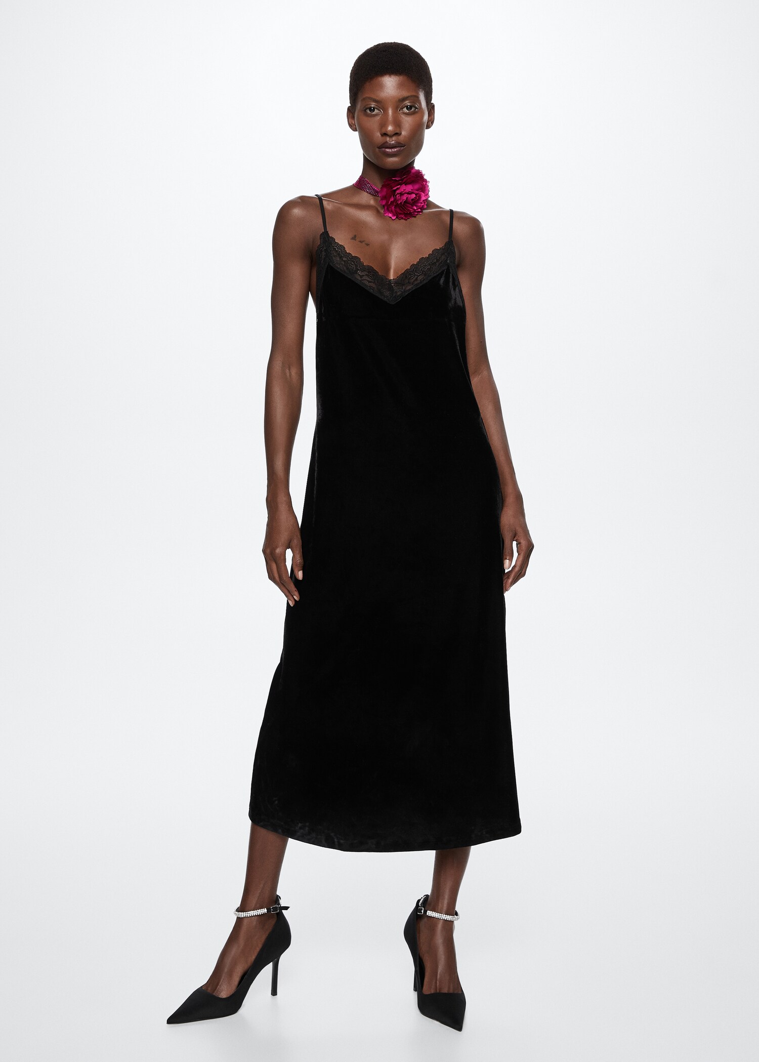 Vestido lingerie de renda - Plano geral
