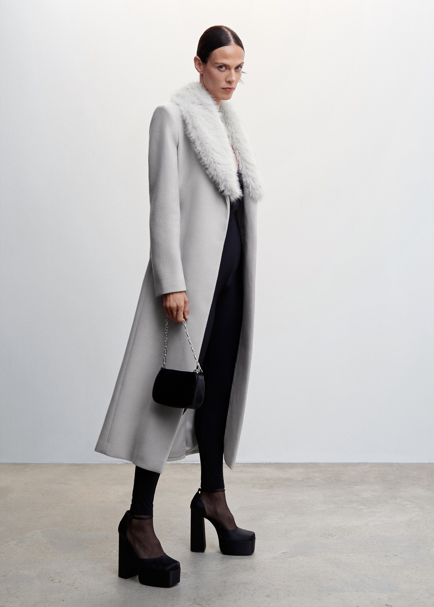 Detachable wool coat with fur-effect collar - General plane