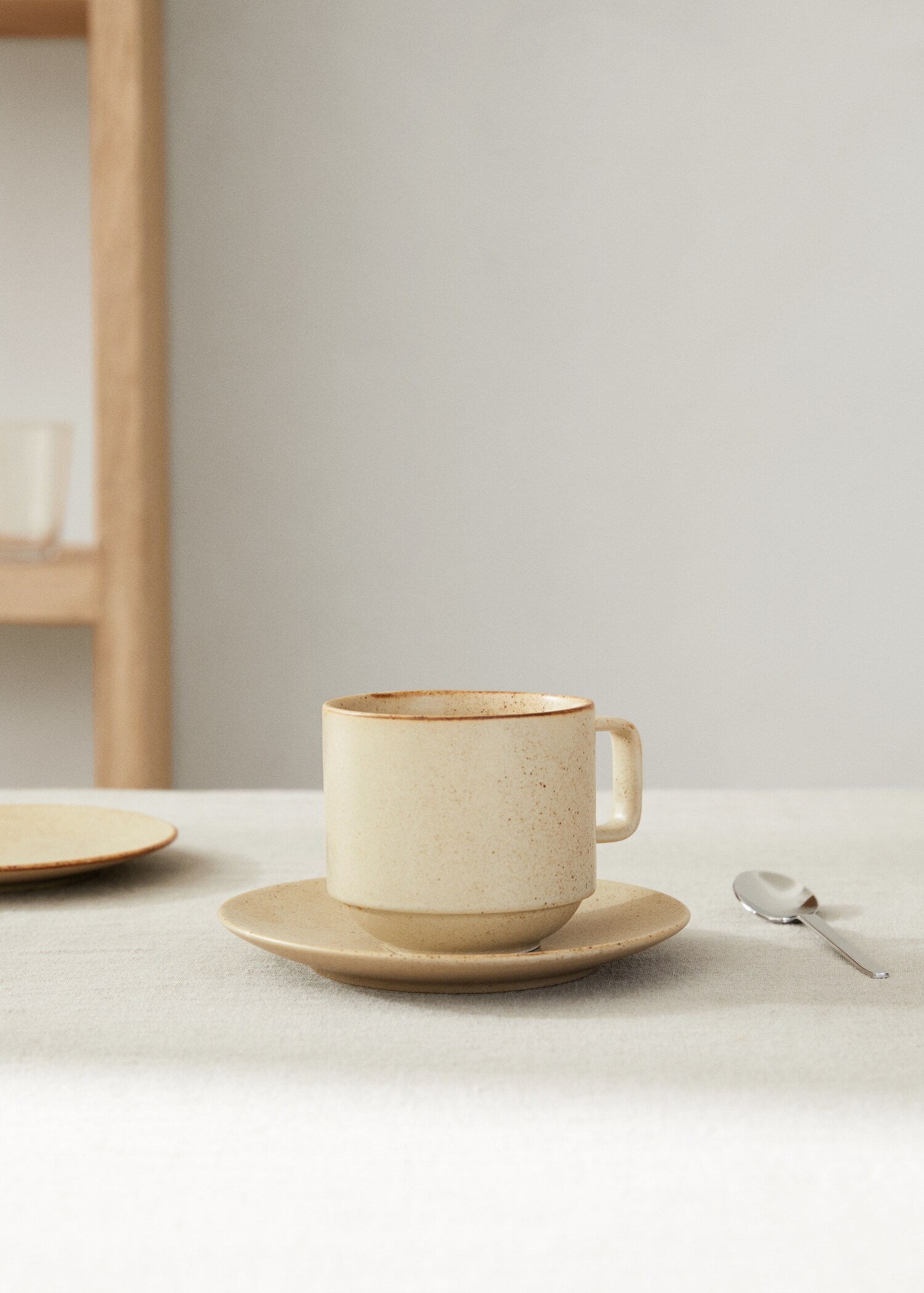 Tasse et soucoupe porcelaine - Plan général