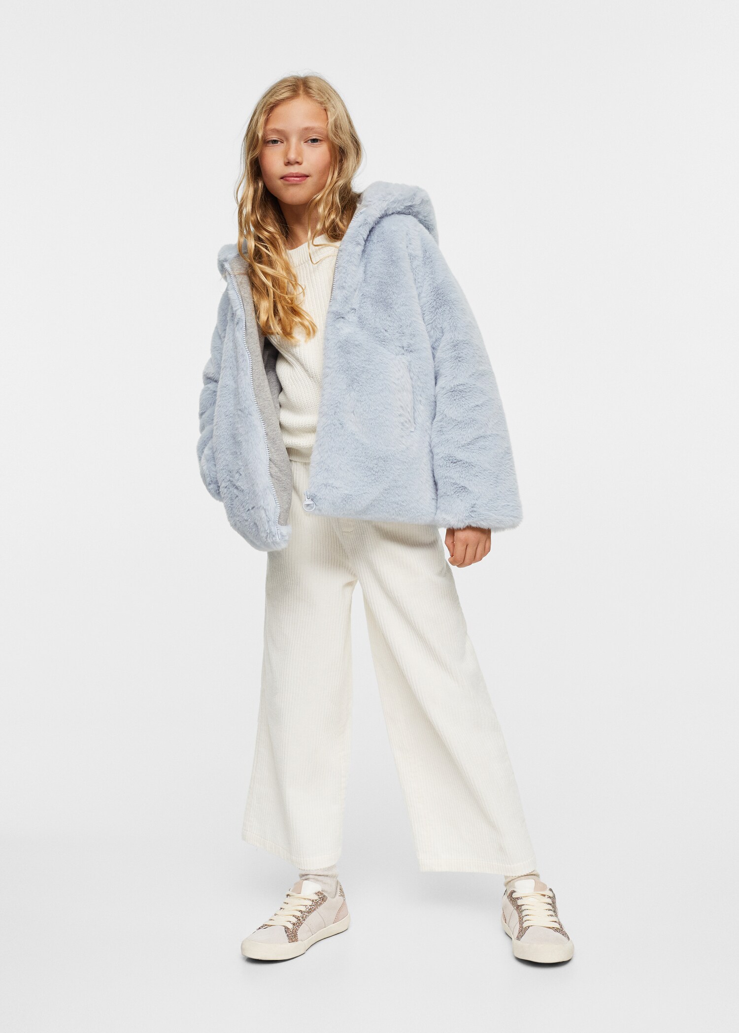 Manteau fausse fourrure - Plan général