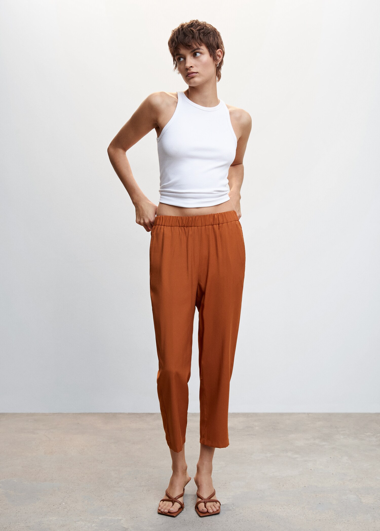 Pantalón cintura elástica - Plano general